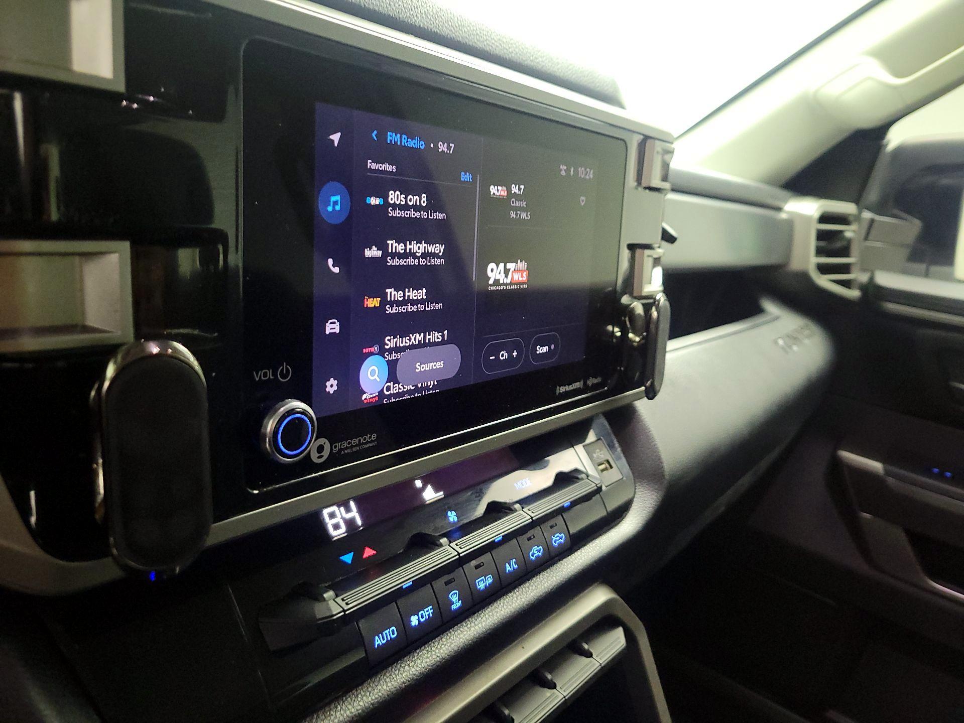 Thumbnail: 2022 Toyota Tundra - 13