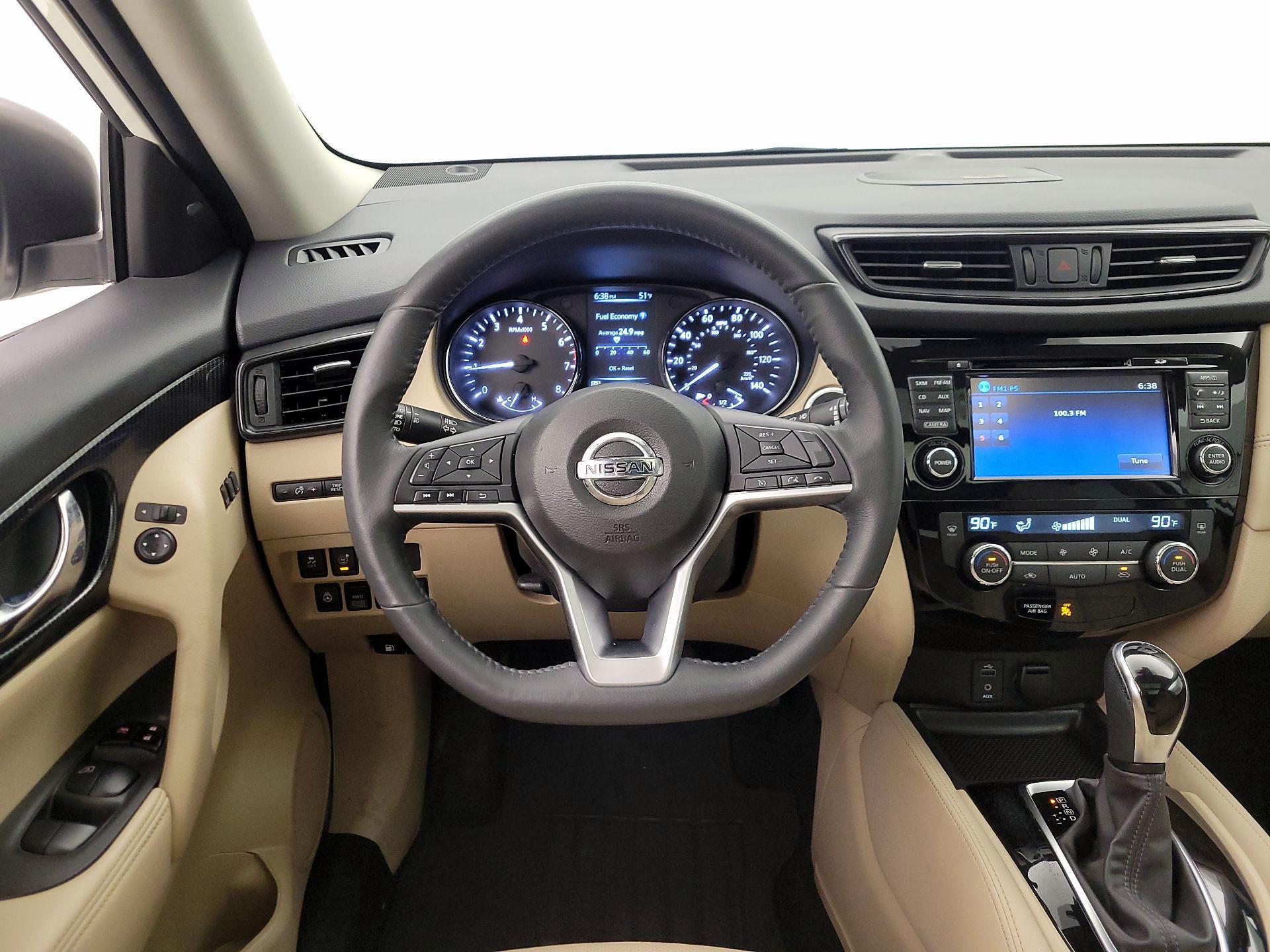 Thumbnail: 2017 Nissan Rogue - 10