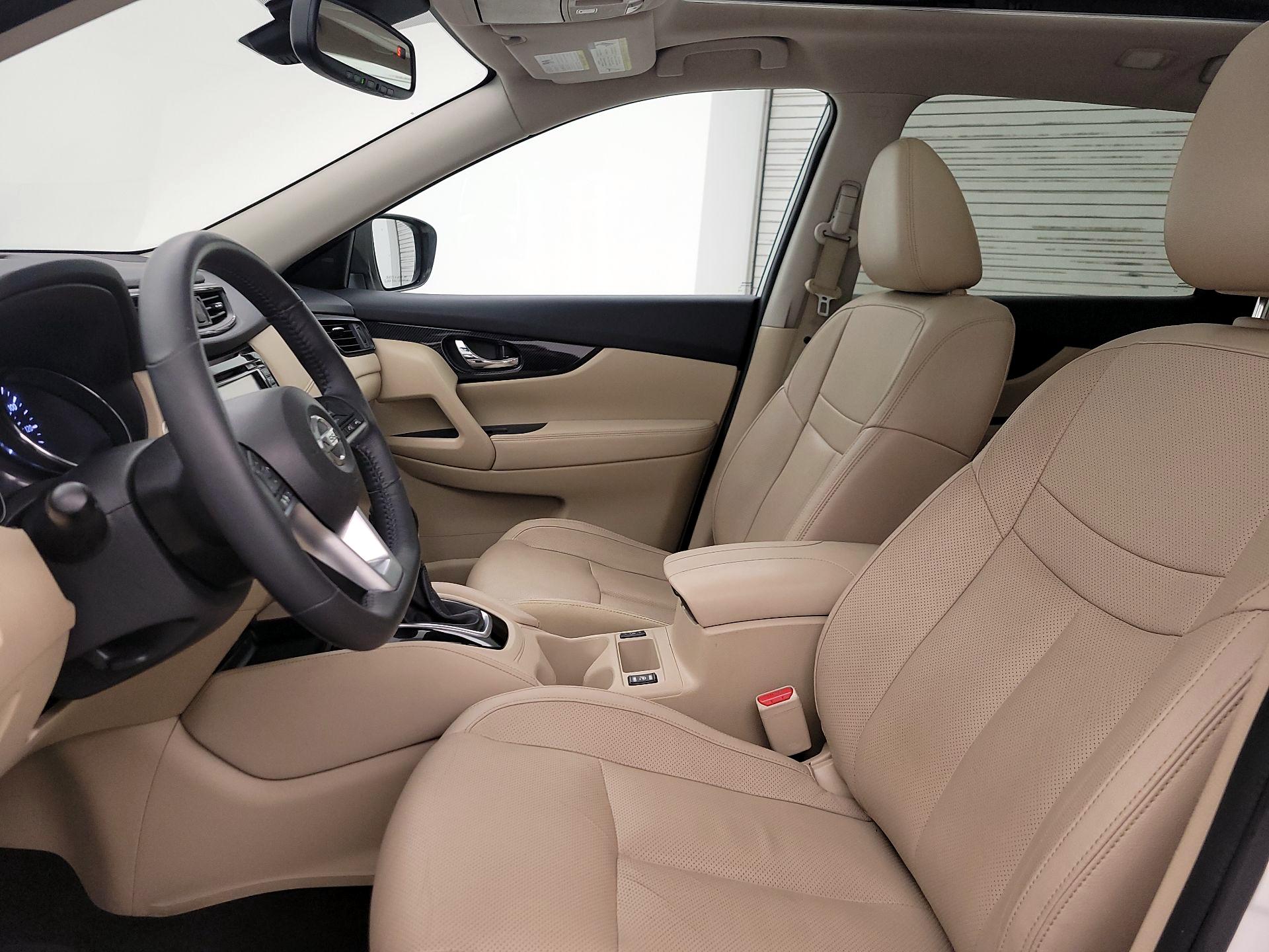 Thumbnail: 2017 Nissan Rogue - 11