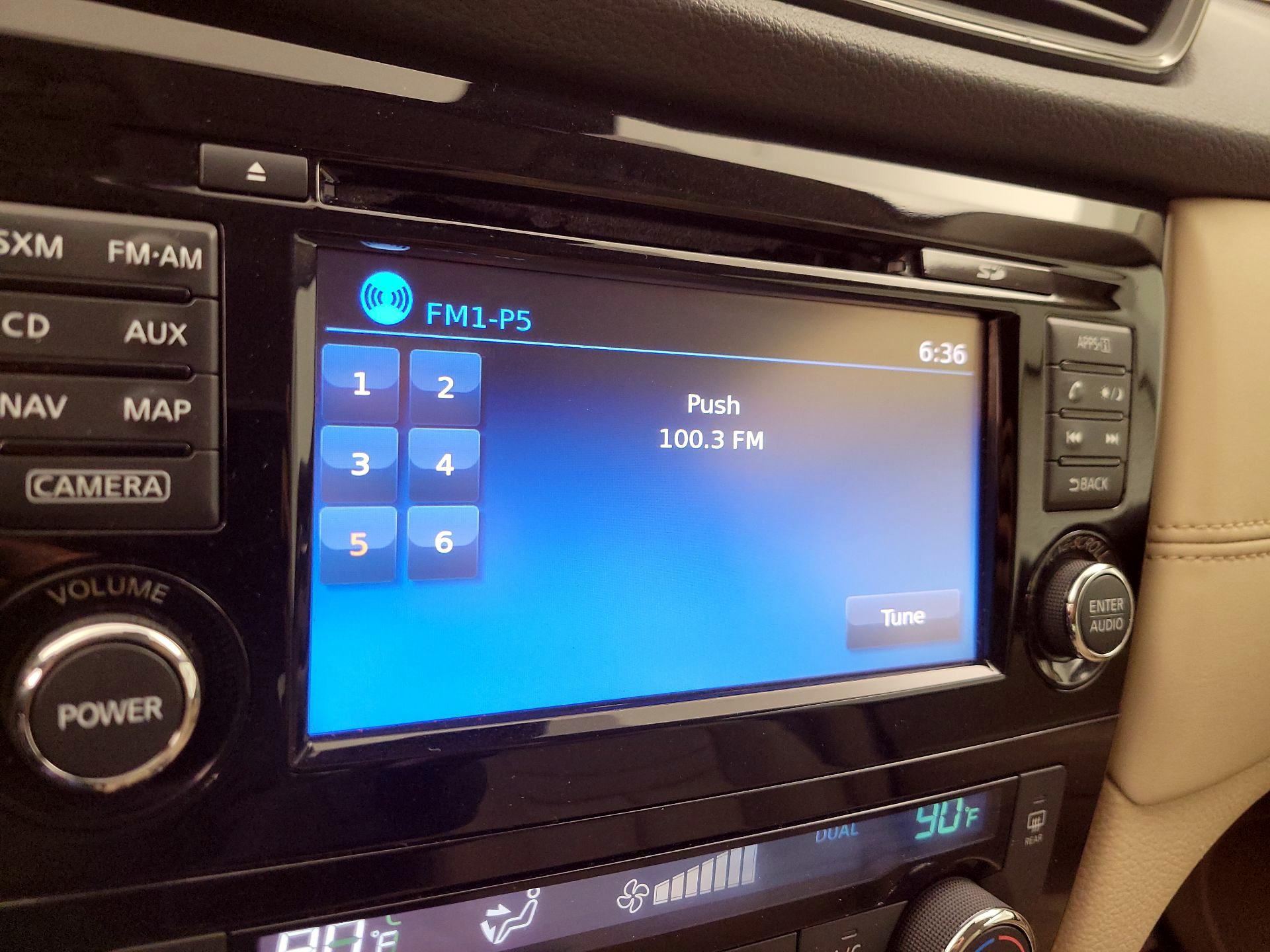 Thumbnail: 2017 Nissan Rogue - 16