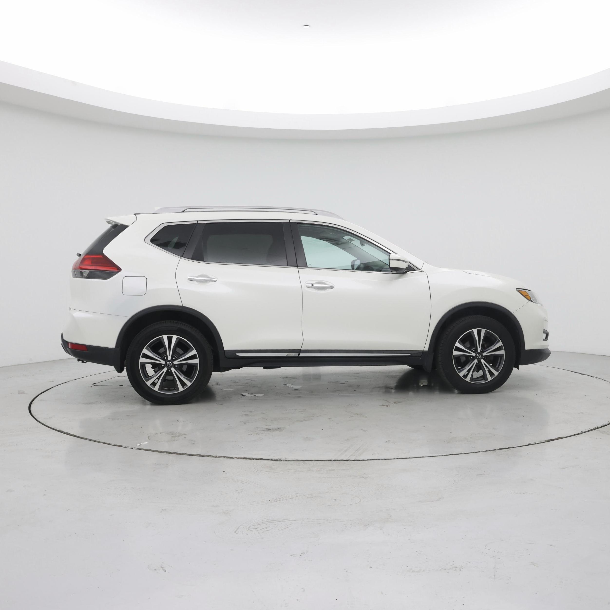 Thumbnail: 2017 Nissan Rogue - 7