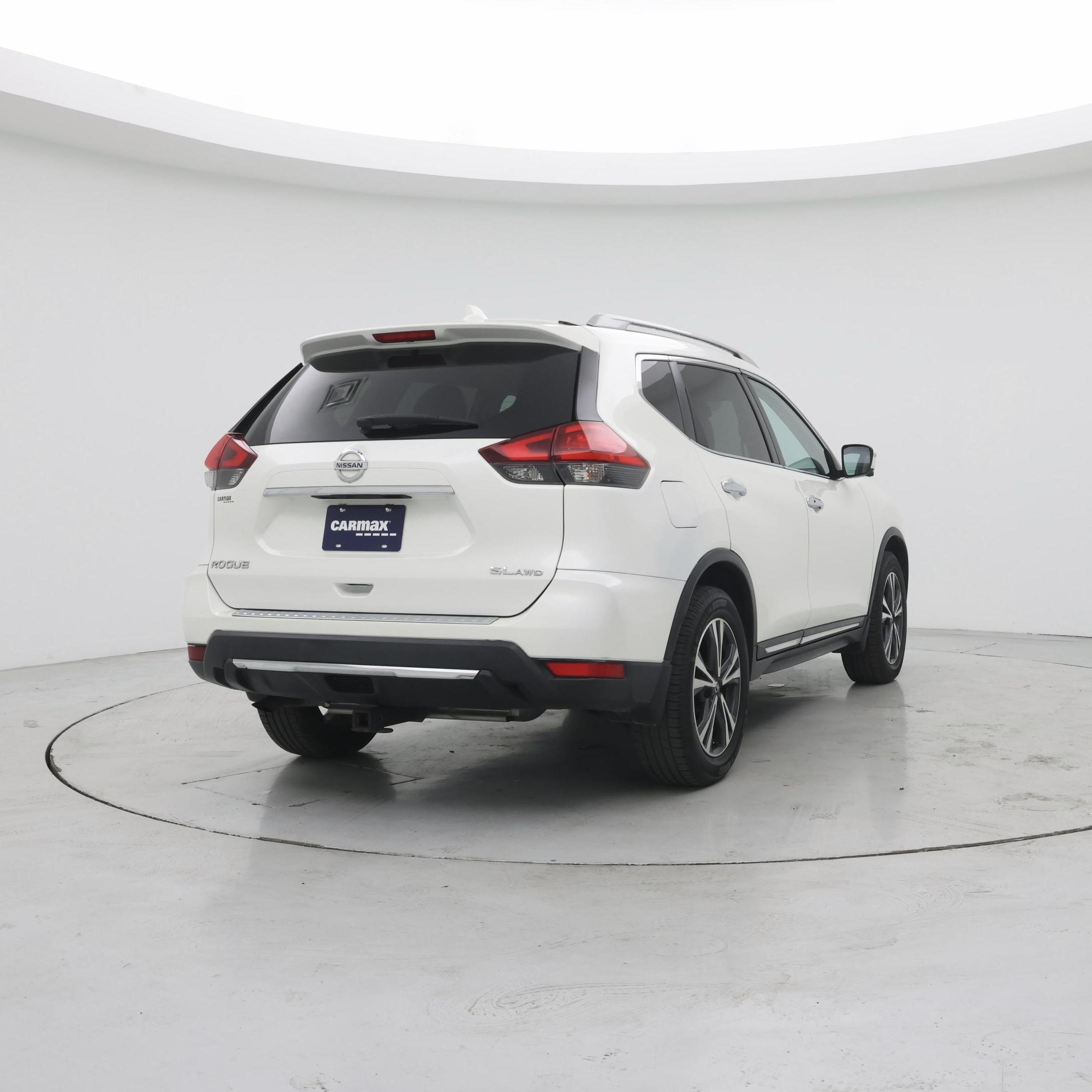 Thumbnail: 2017 Nissan Rogue - 8