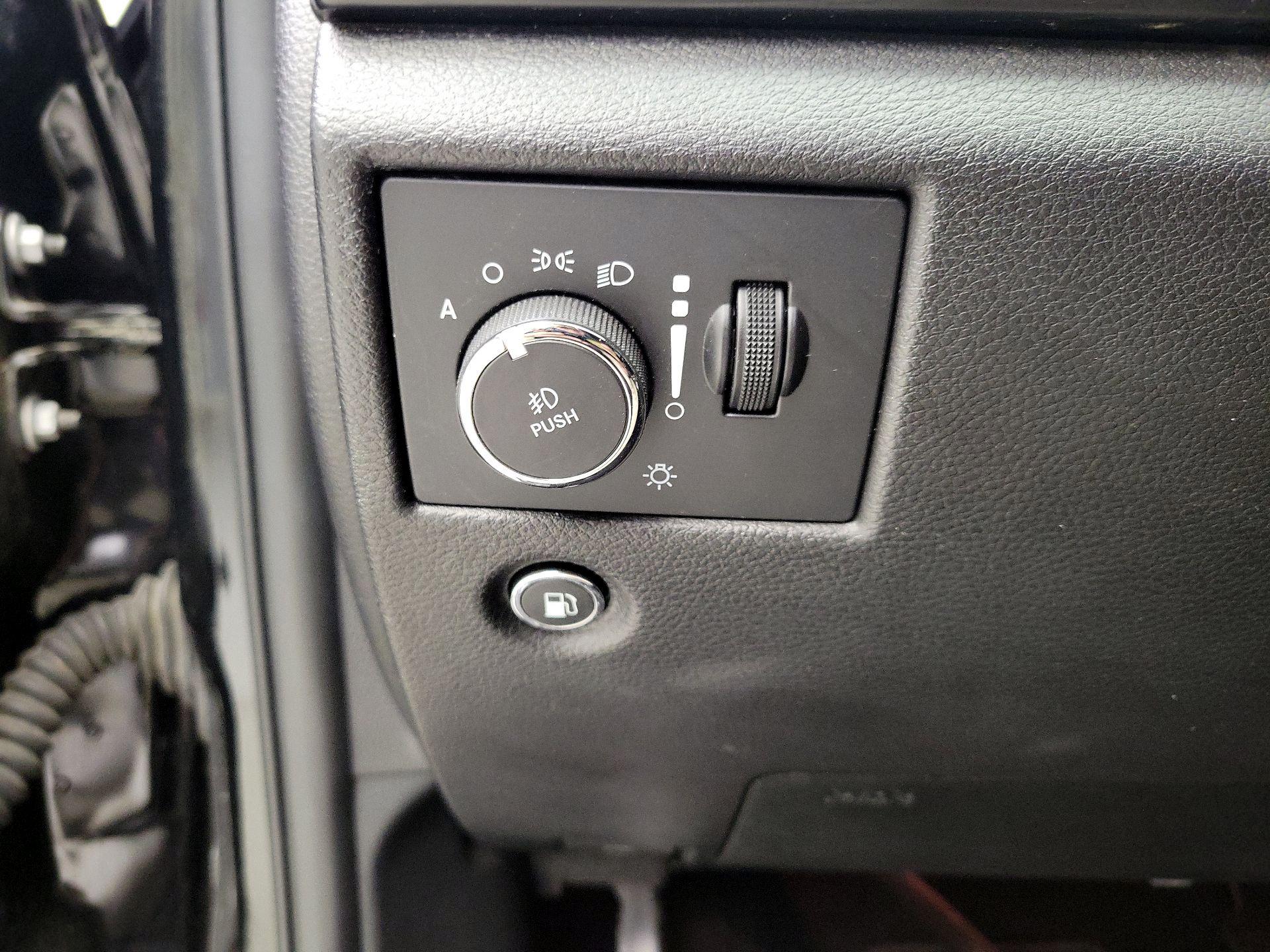 Thumbnail: 2020 Jeep Grand Cherokee - 13