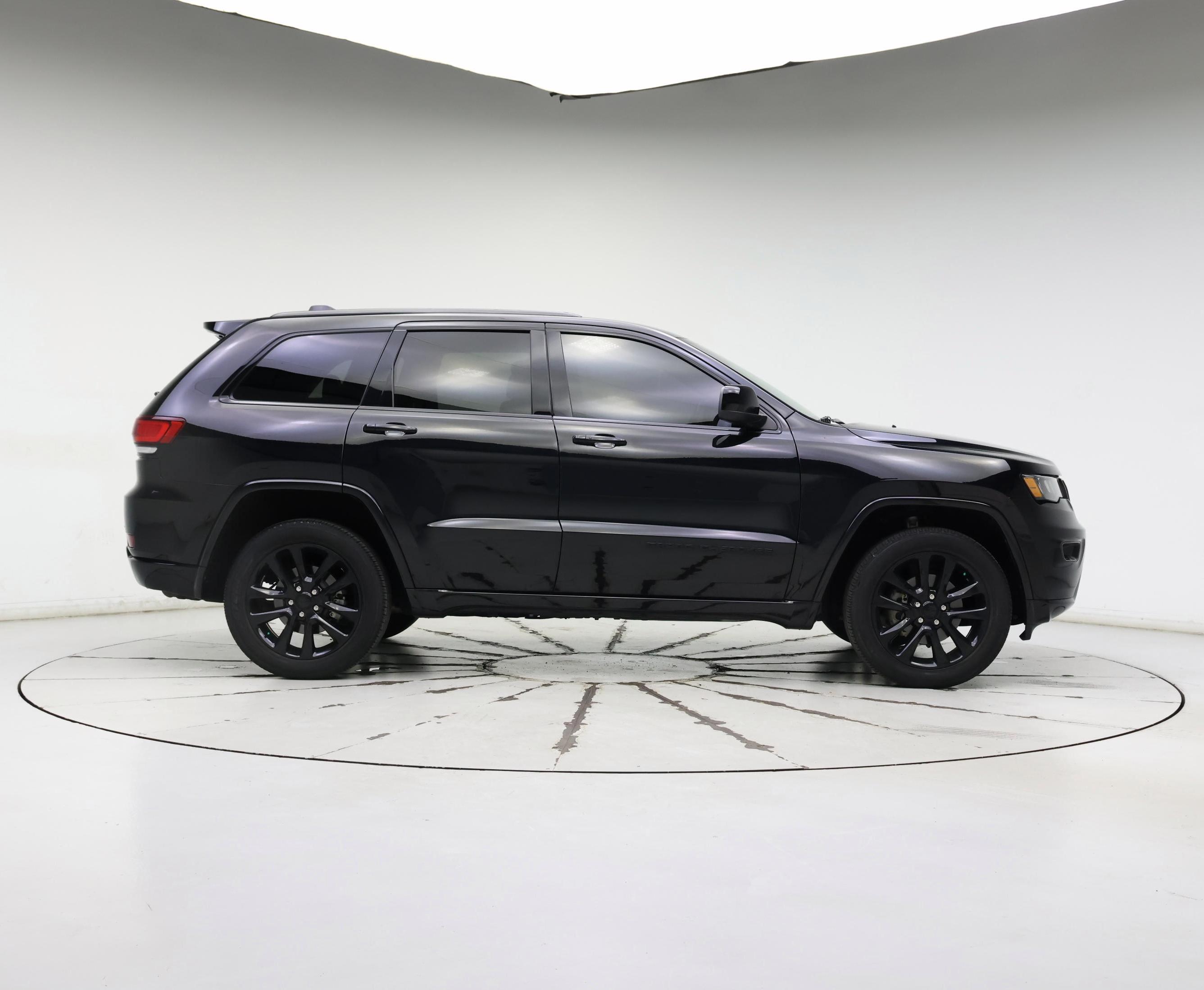 Thumbnail: 2020 Jeep Grand Cherokee - 7