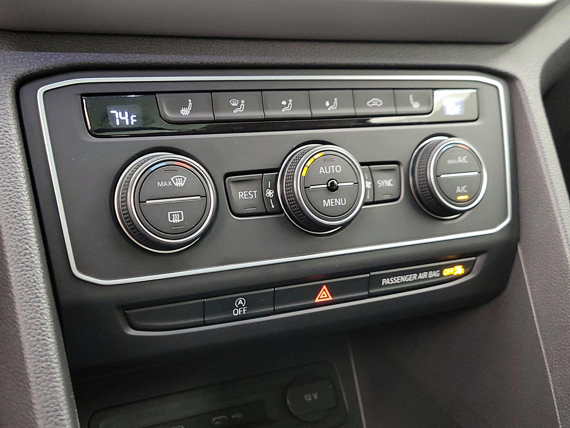 Thumbnail: 2021 Volkswagen Atlas - 16