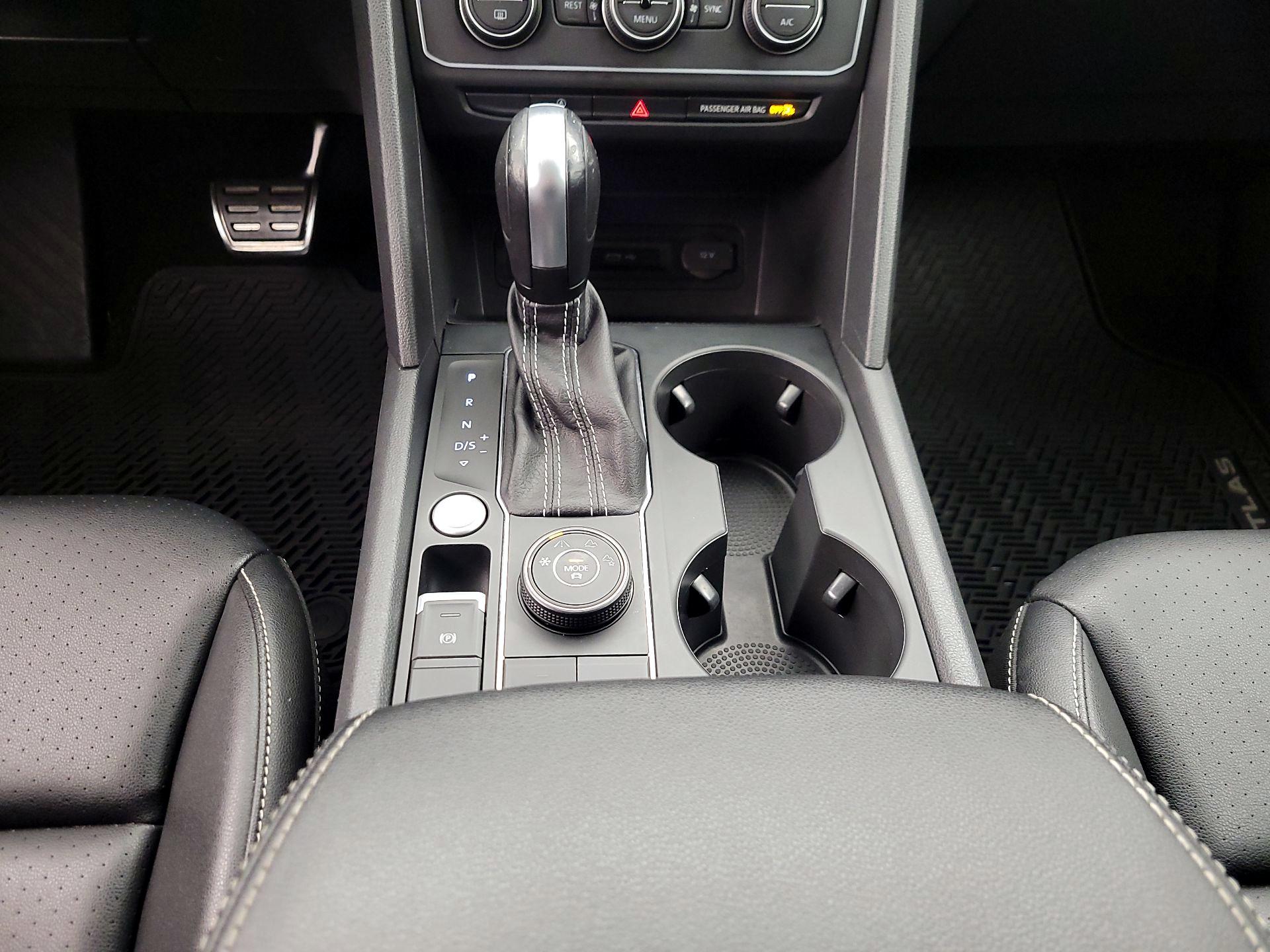 Thumbnail: 2021 Volkswagen Atlas - 17