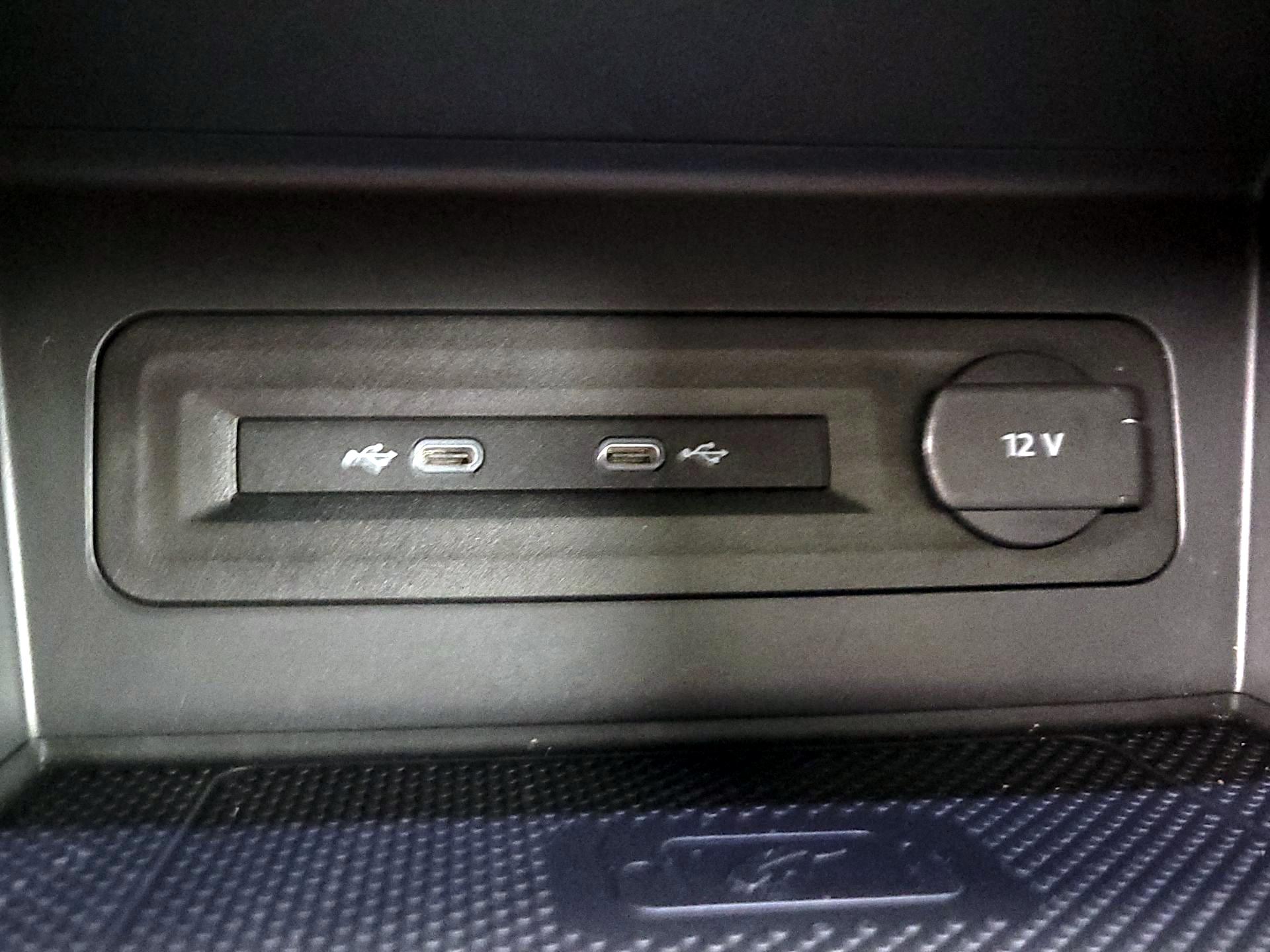 Thumbnail: 2021 Volkswagen Atlas - 18