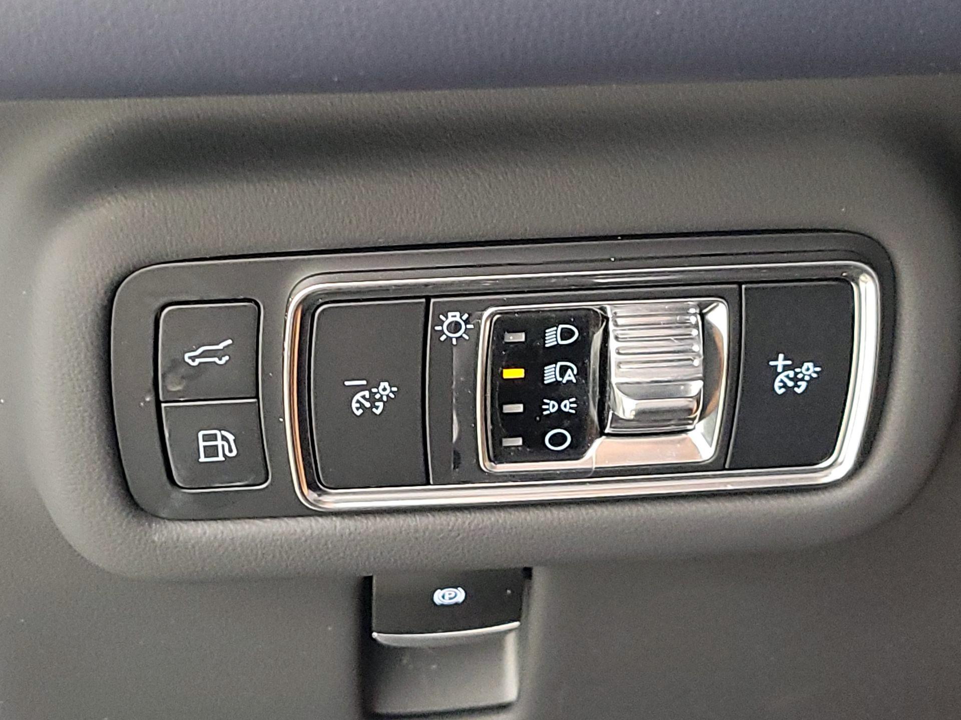 Thumbnail: 2024 Lincoln Nautilus - 13