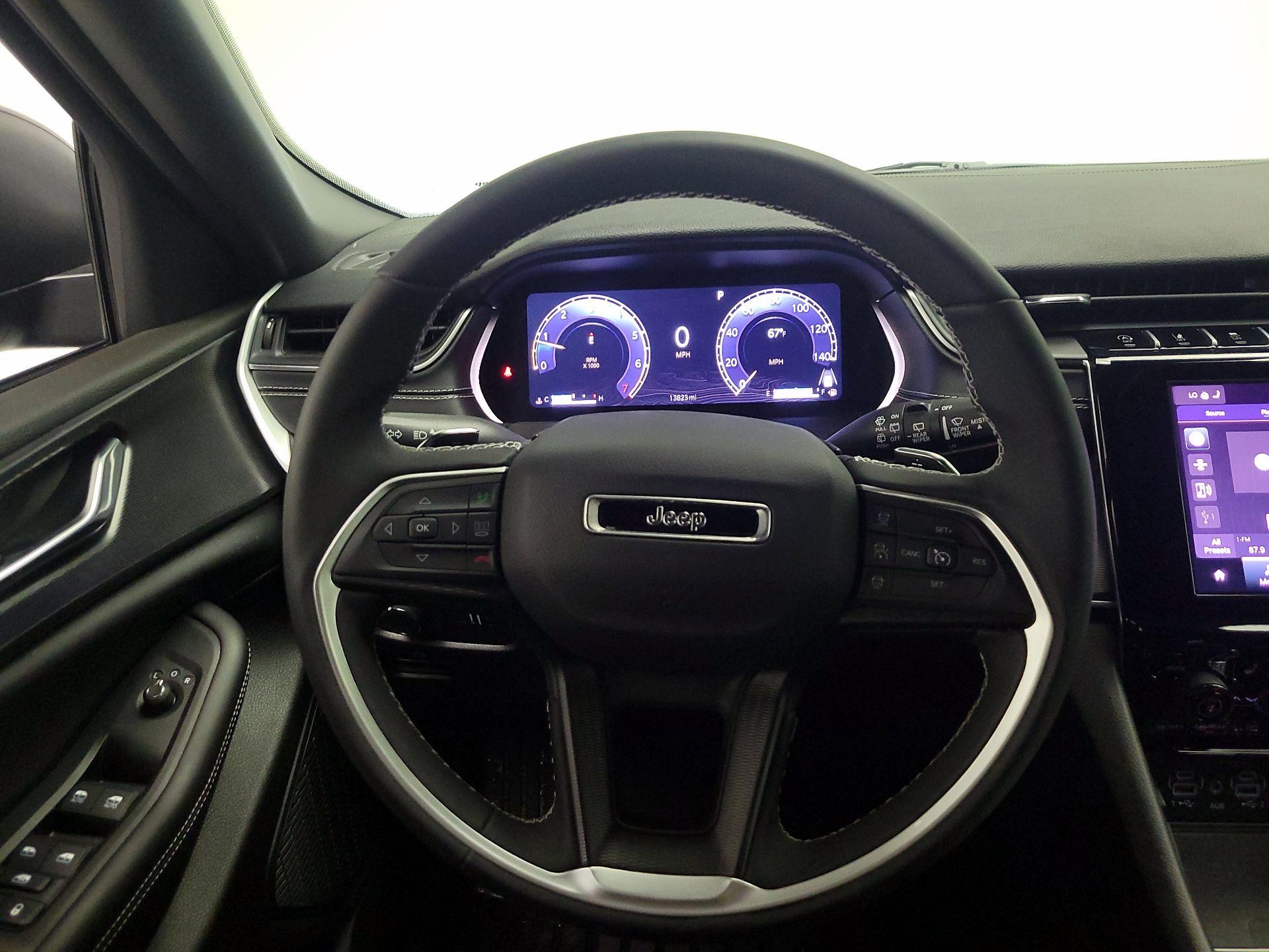 Thumbnail: 2024 Jeep Grand Cherokee - 10