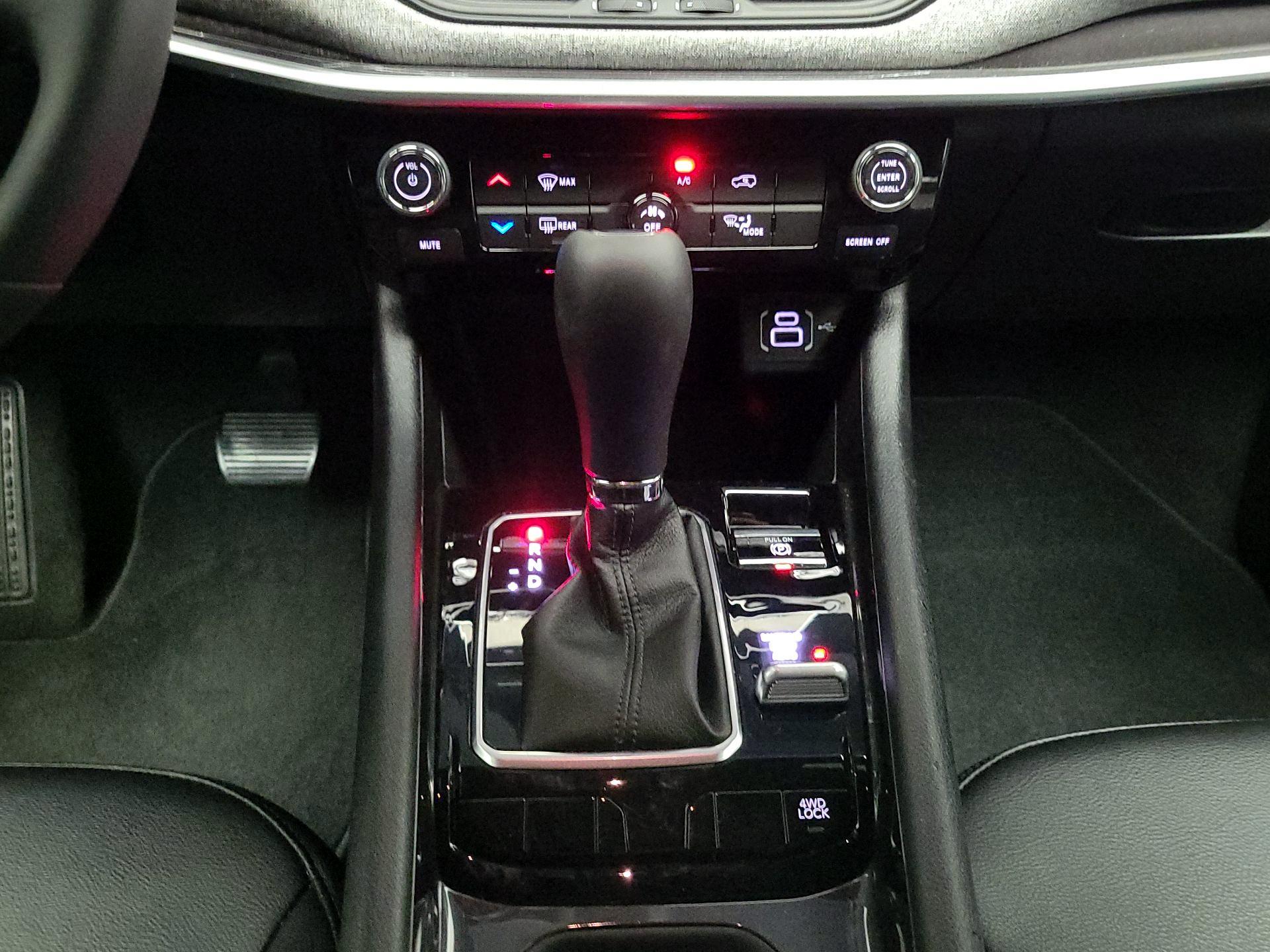 Thumbnail: 2024 Jeep Compass - 17