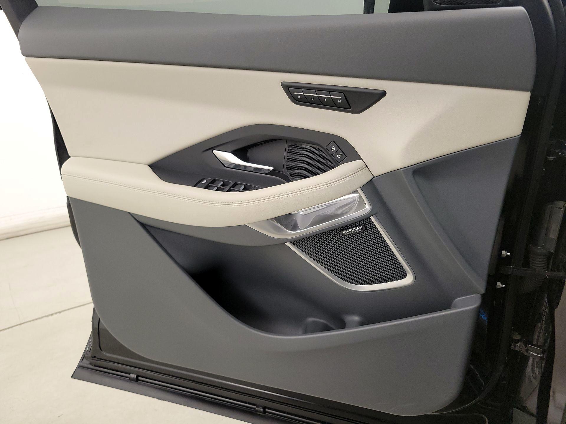 Thumbnail: 2020 Jaguar E-Pace - 12