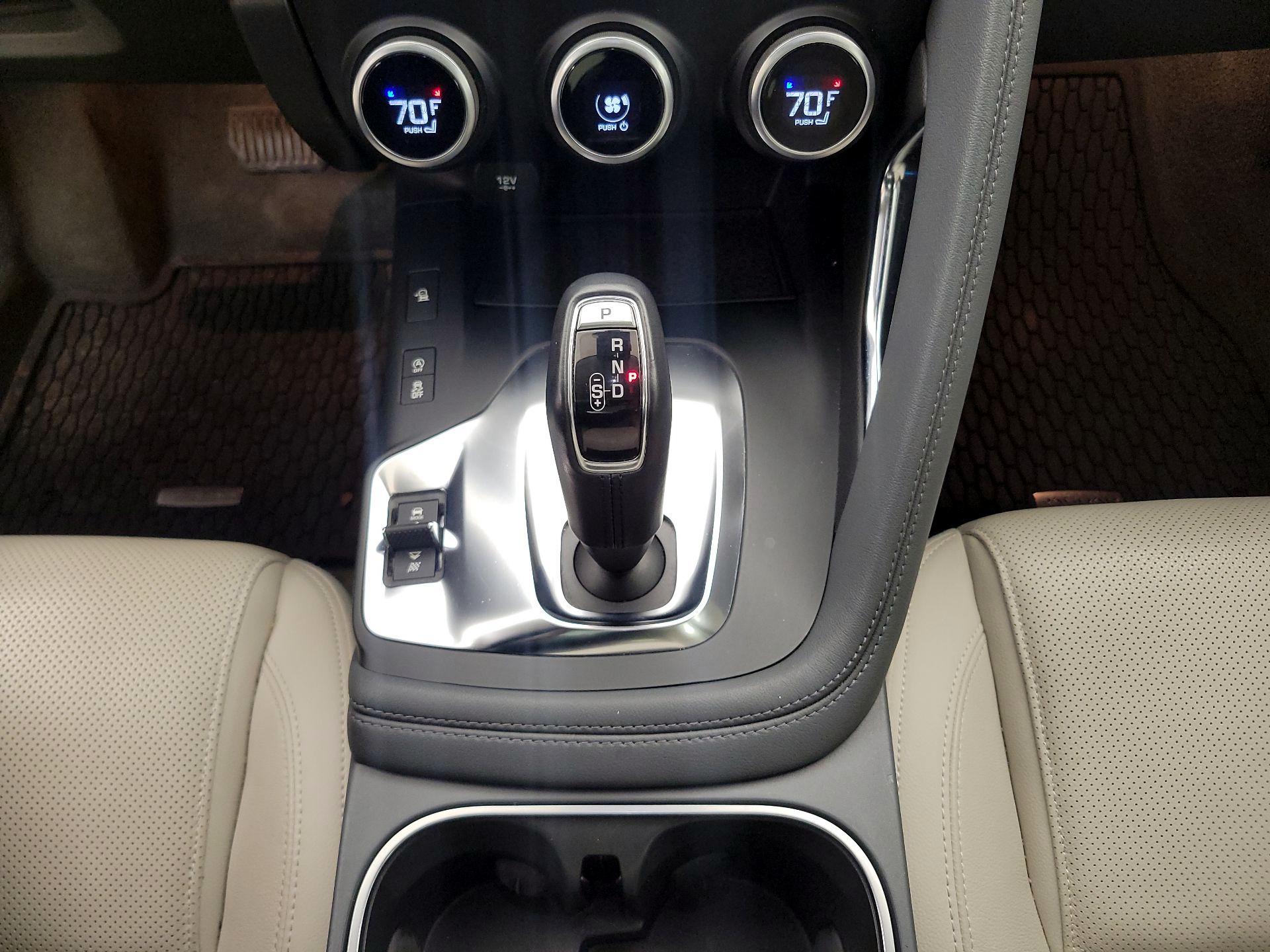 Thumbnail: 2020 Jaguar E-Pace - 18