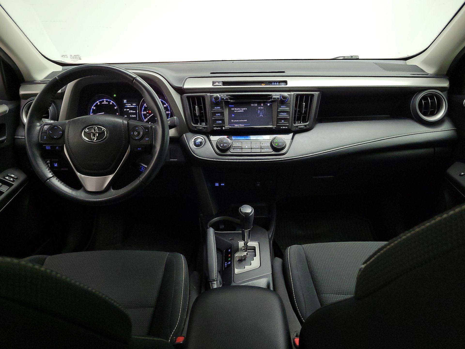 Thumbnail: 2017 Toyota RAV4 - 9
