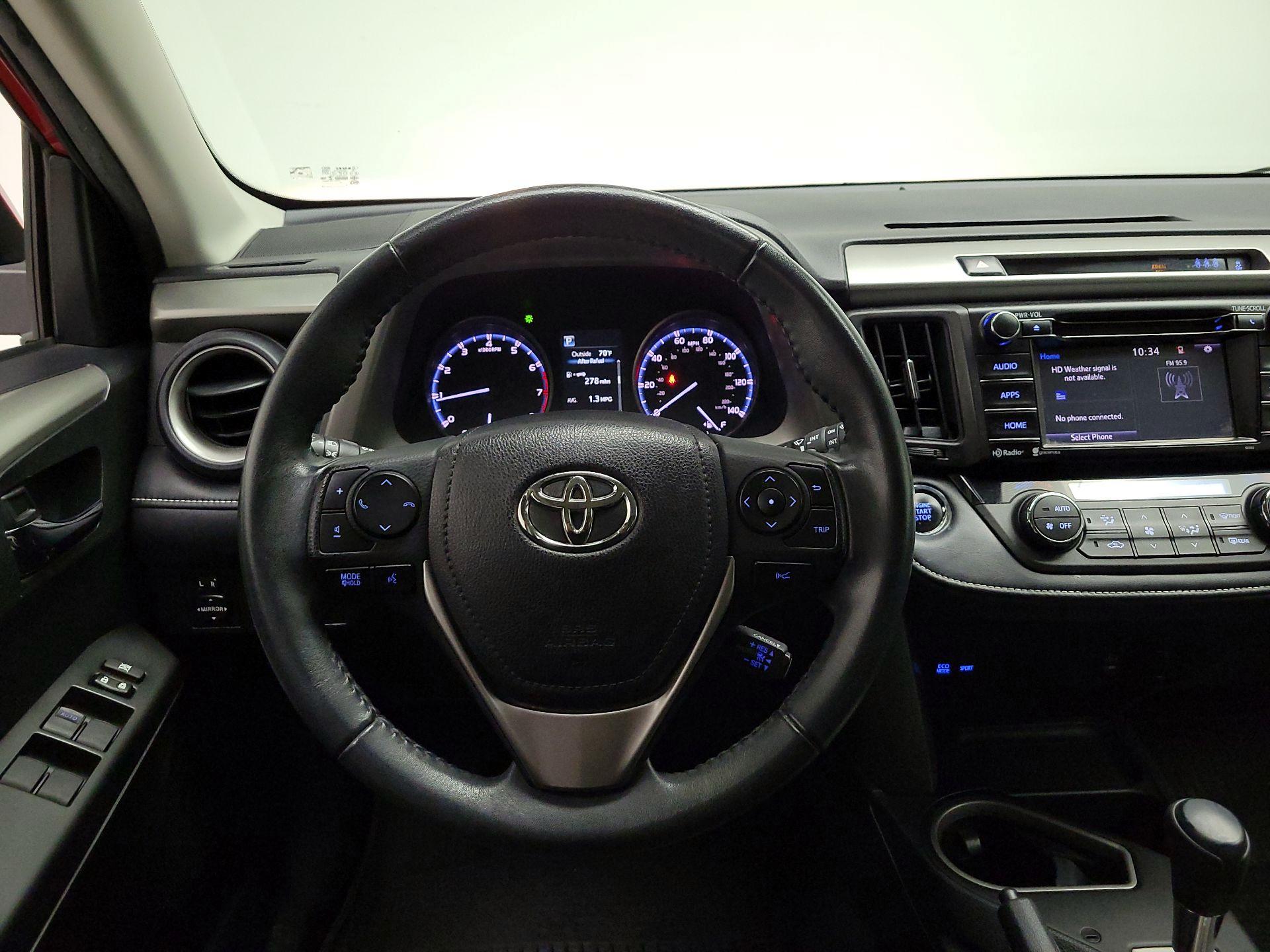 Thumbnail: 2017 Toyota RAV4 - 10