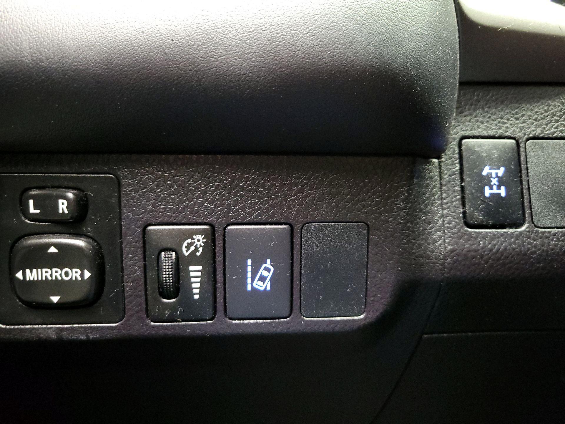 Thumbnail: 2017 Toyota RAV4 - 13