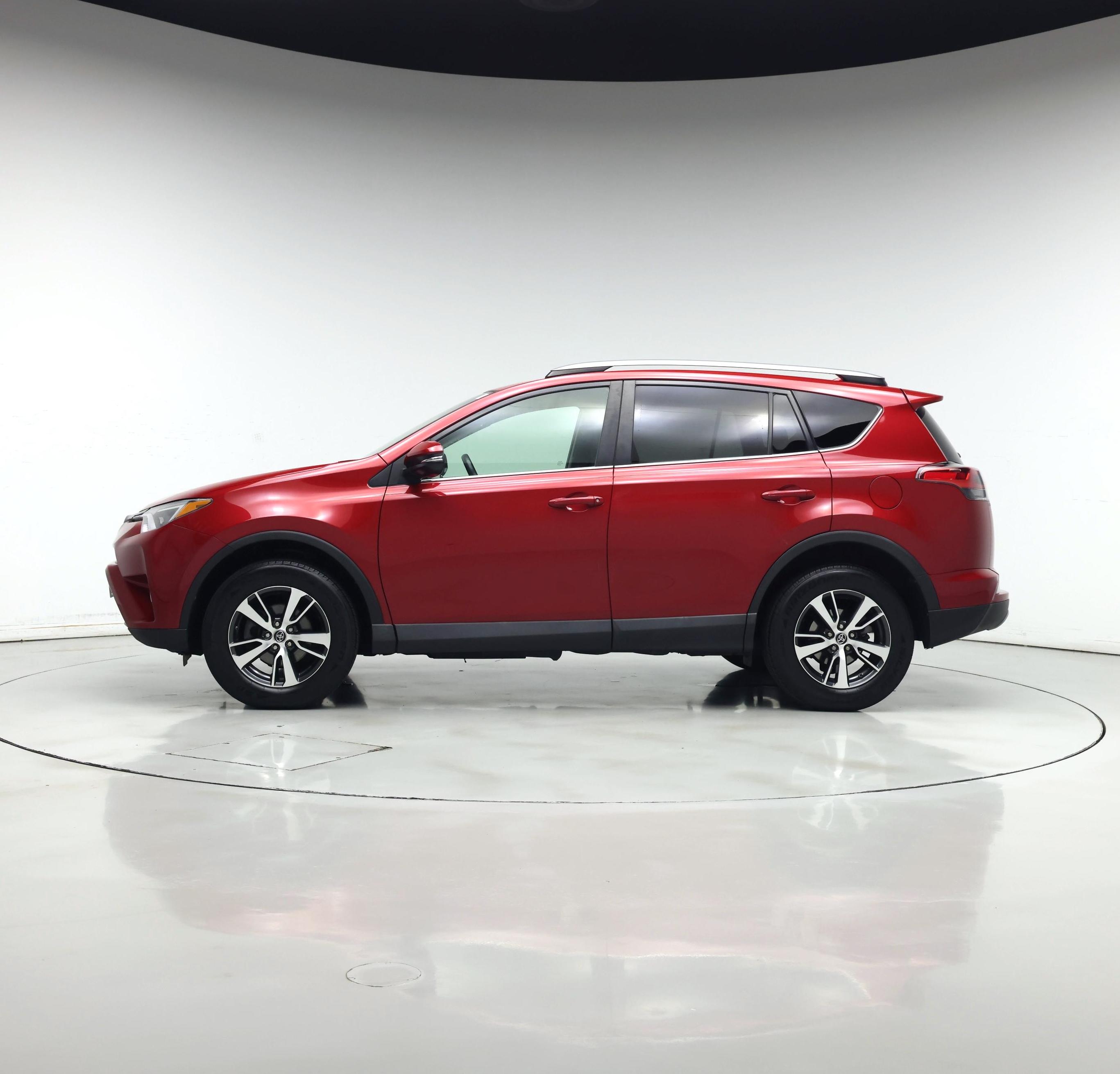 Thumbnail: 2017 Toyota RAV4 - 3