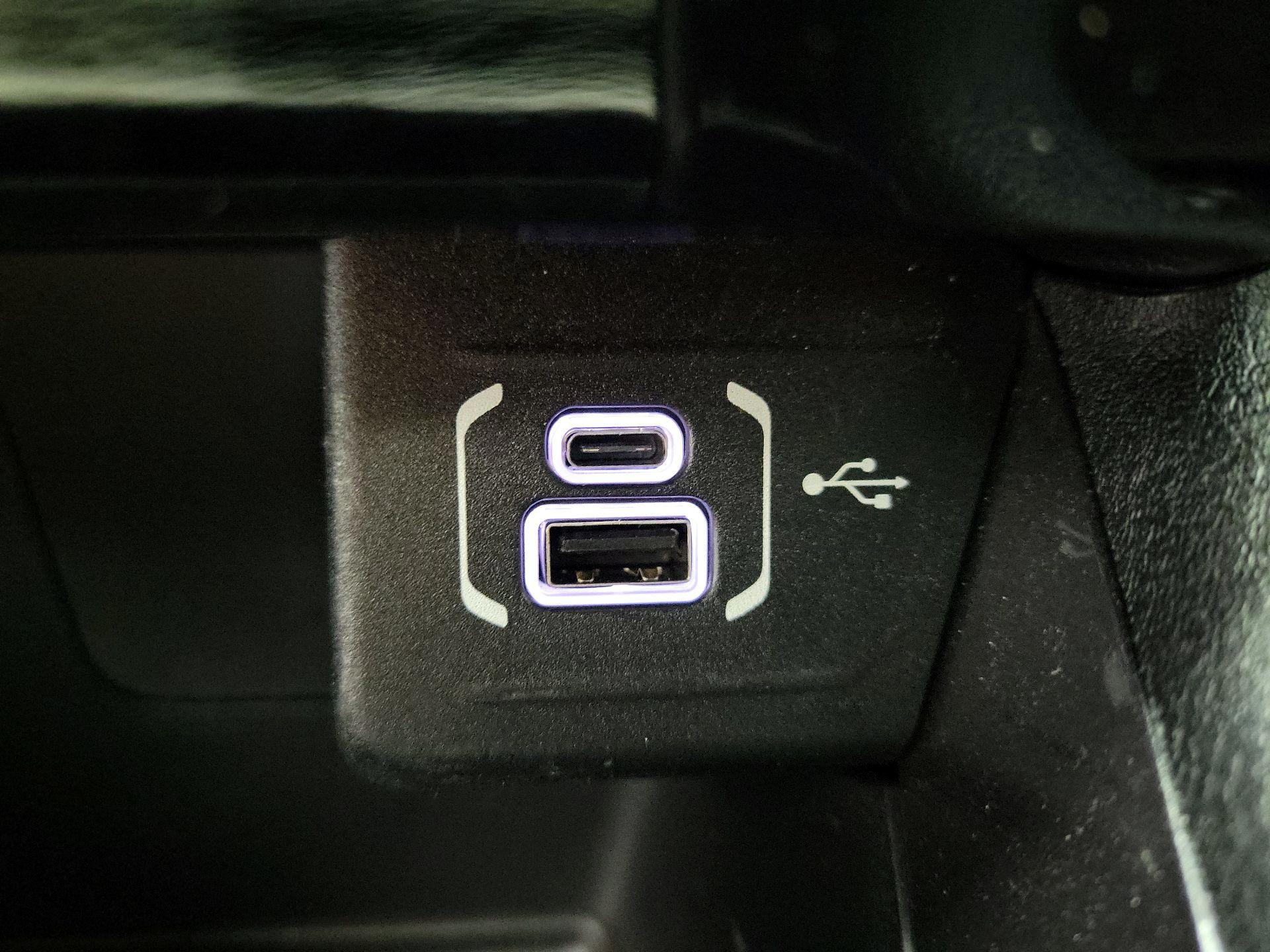 Thumbnail: 2022 Jeep Compass - 17