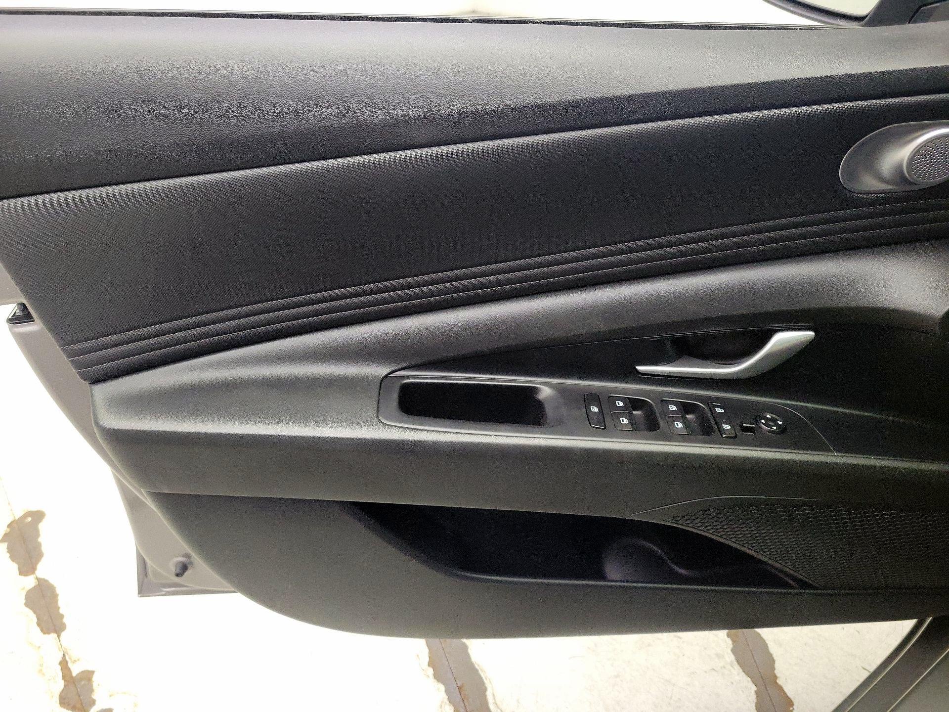 Thumbnail: 2023 Hyundai Elantra - 12