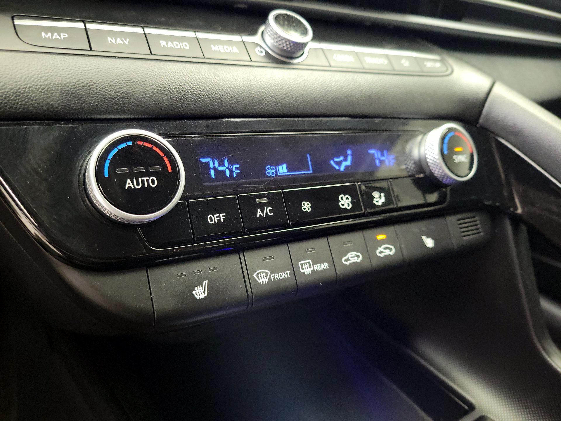 Thumbnail: 2023 Hyundai Elantra - 17