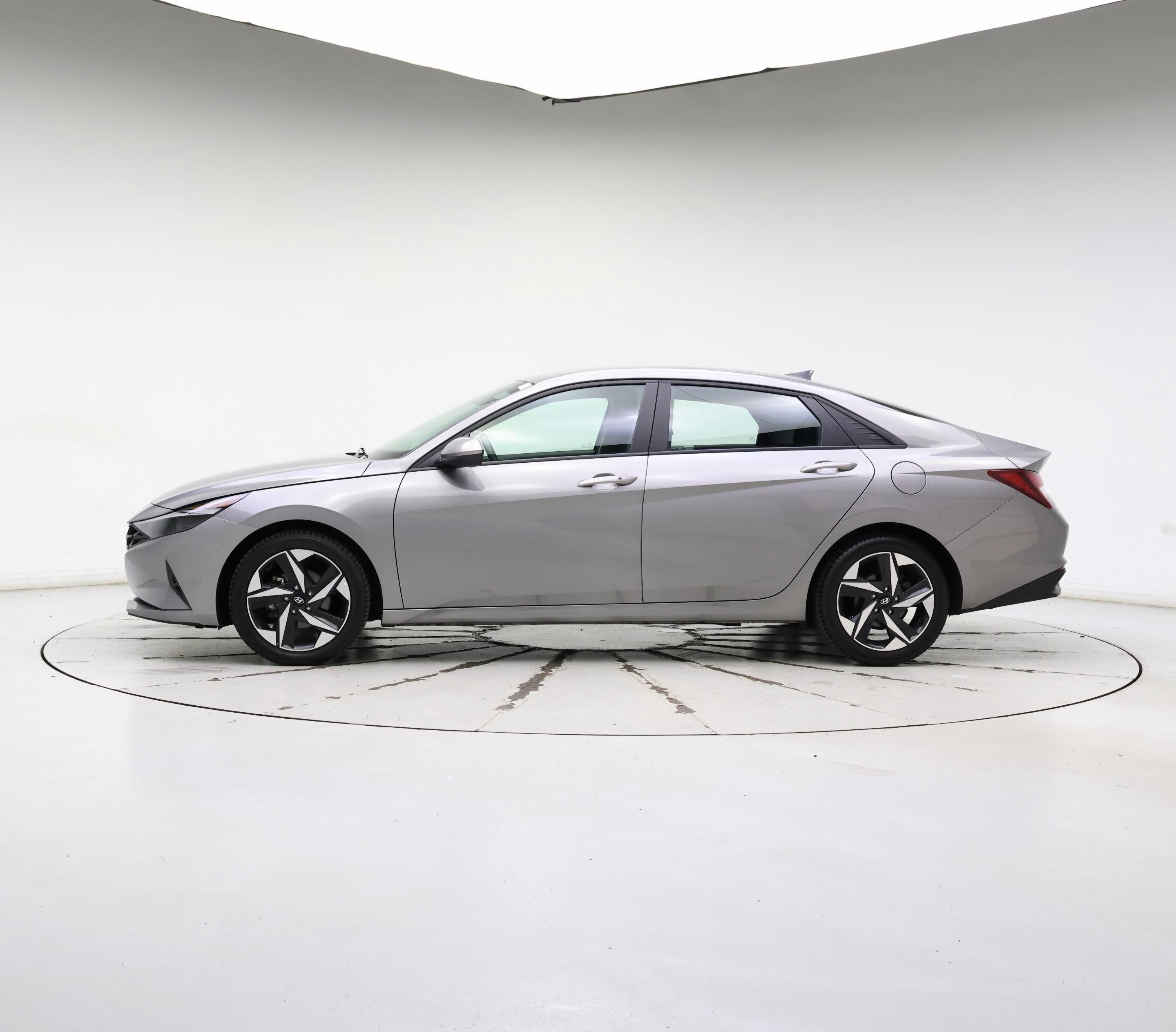 Thumbnail: 2023 Hyundai Elantra - 3