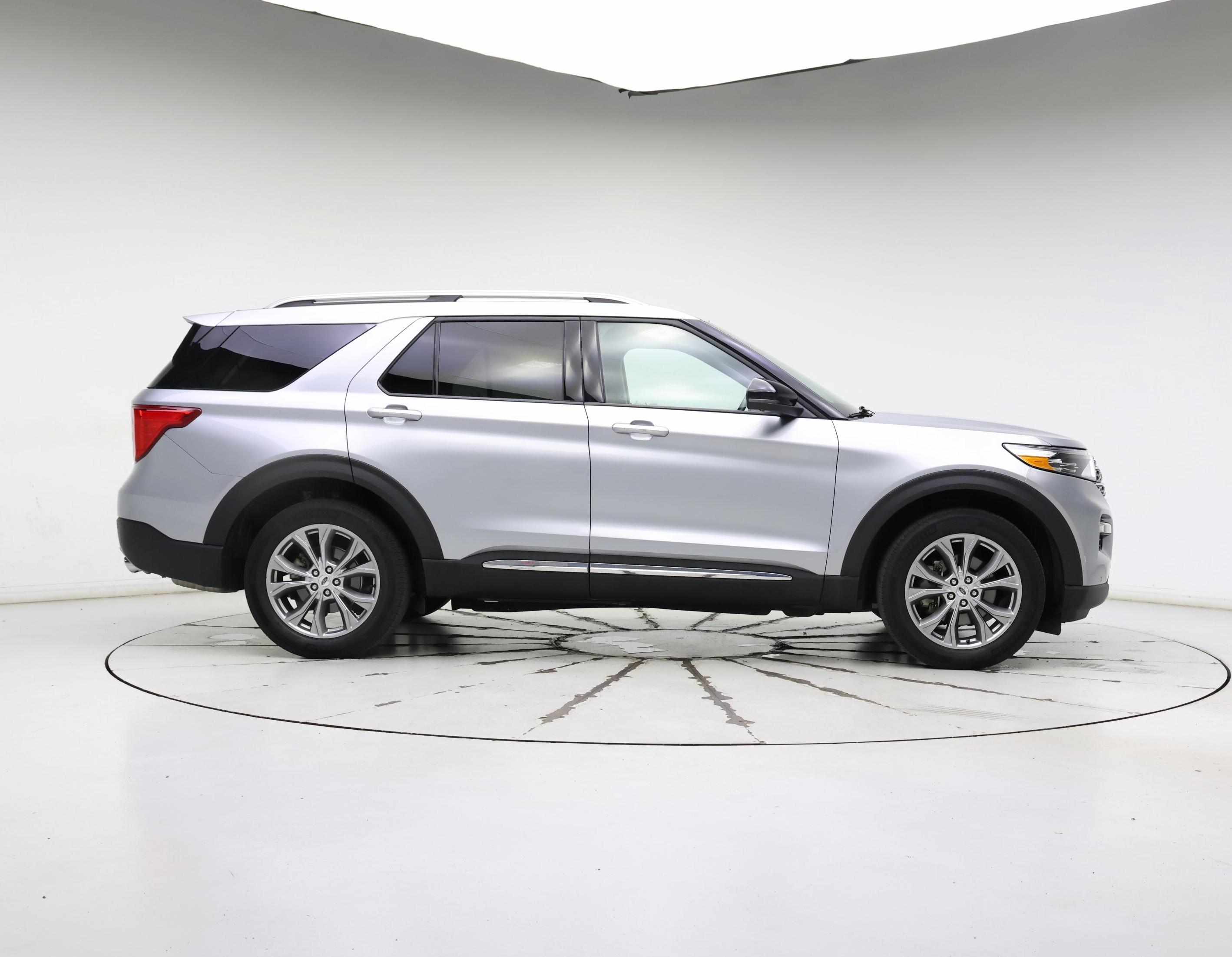 Thumbnail: 2022 Ford Explorer - 7