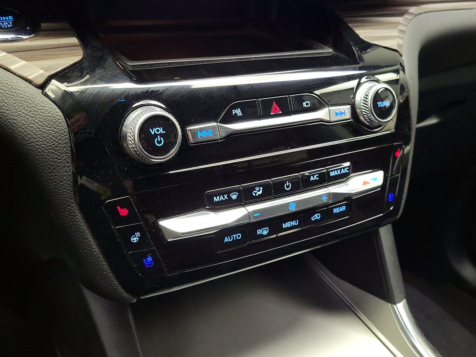 Thumbnail: 2023 Ford Explorer - 17