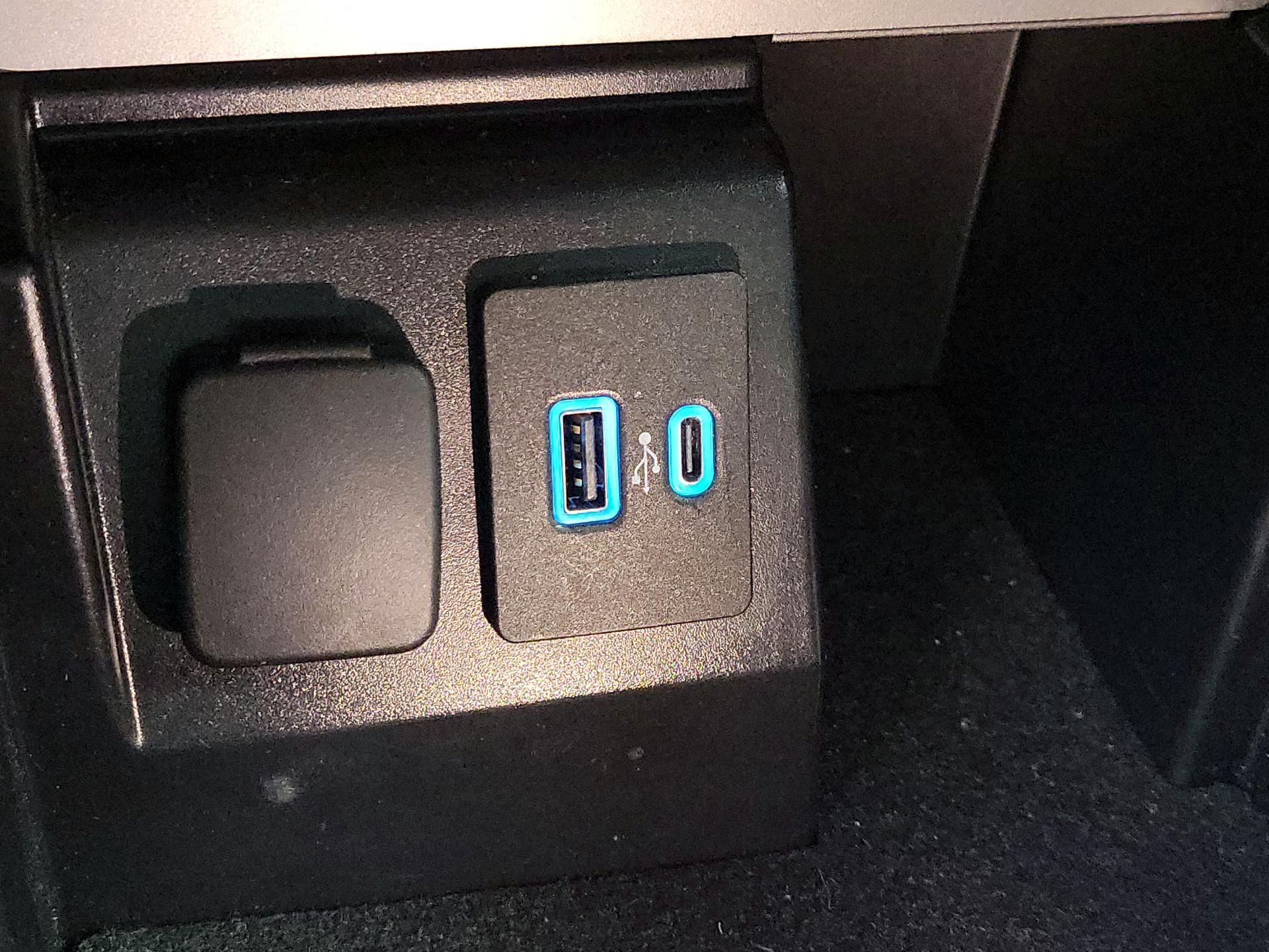 Thumbnail: 2023 Ford Explorer - 19