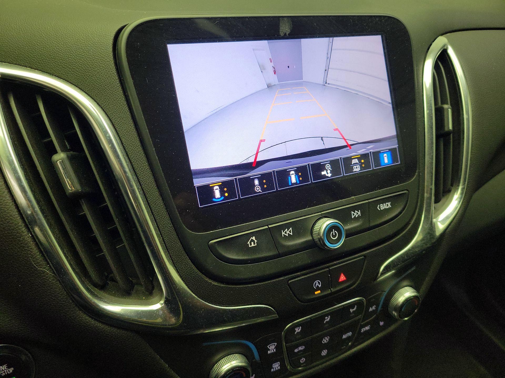 Thumbnail: 2022 Chevrolet Equinox - 14