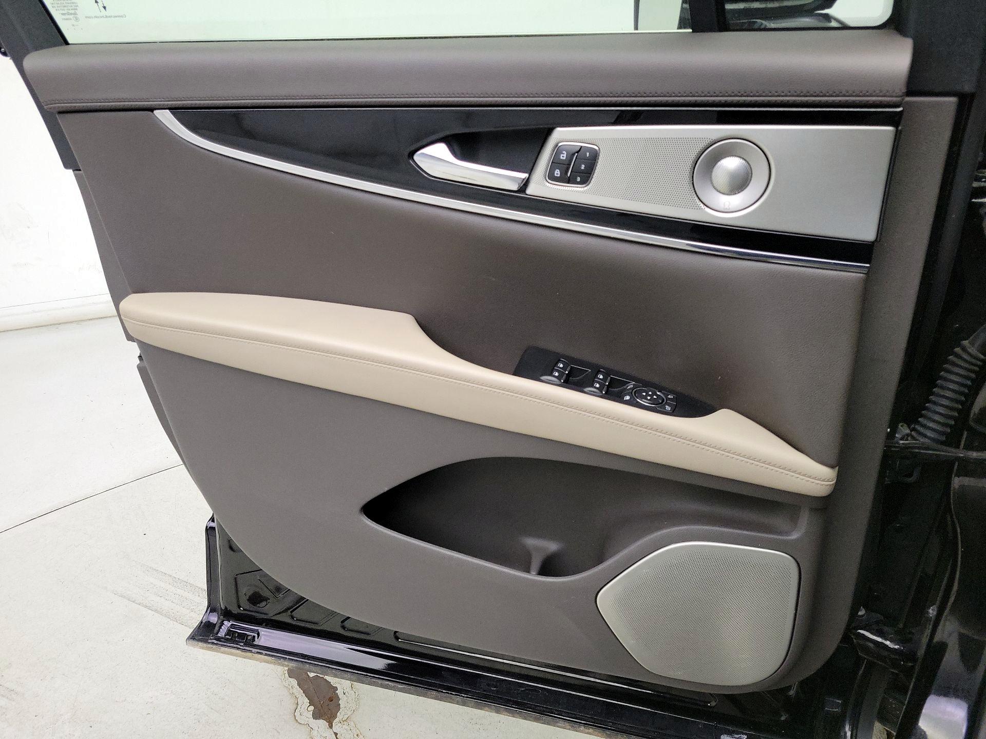 Thumbnail: 2022 Lincoln Nautilus - 12