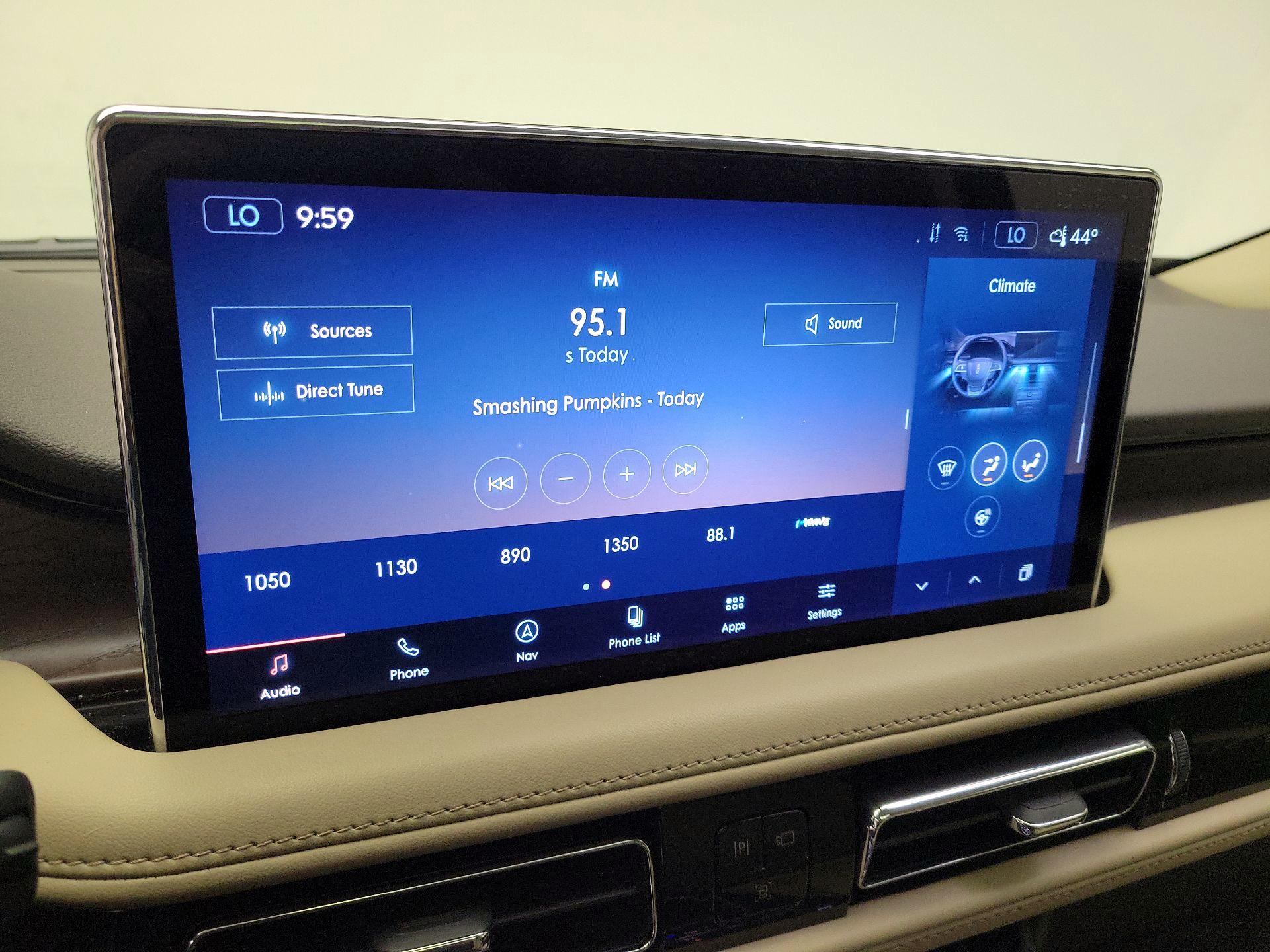 Thumbnail: 2022 Lincoln Nautilus - 16