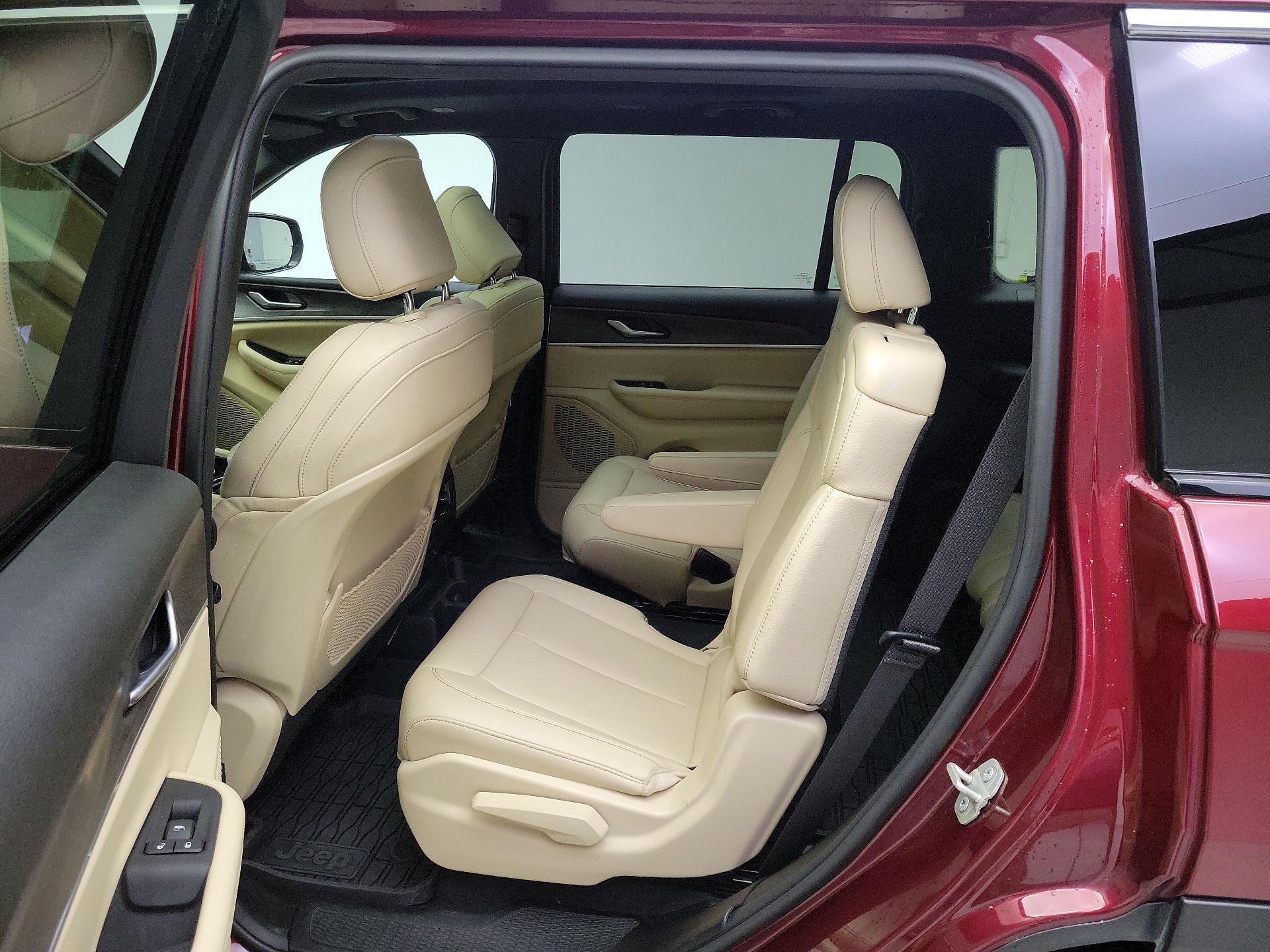 Thumbnail: 2023 Jeep Grand Cherokee L - 20