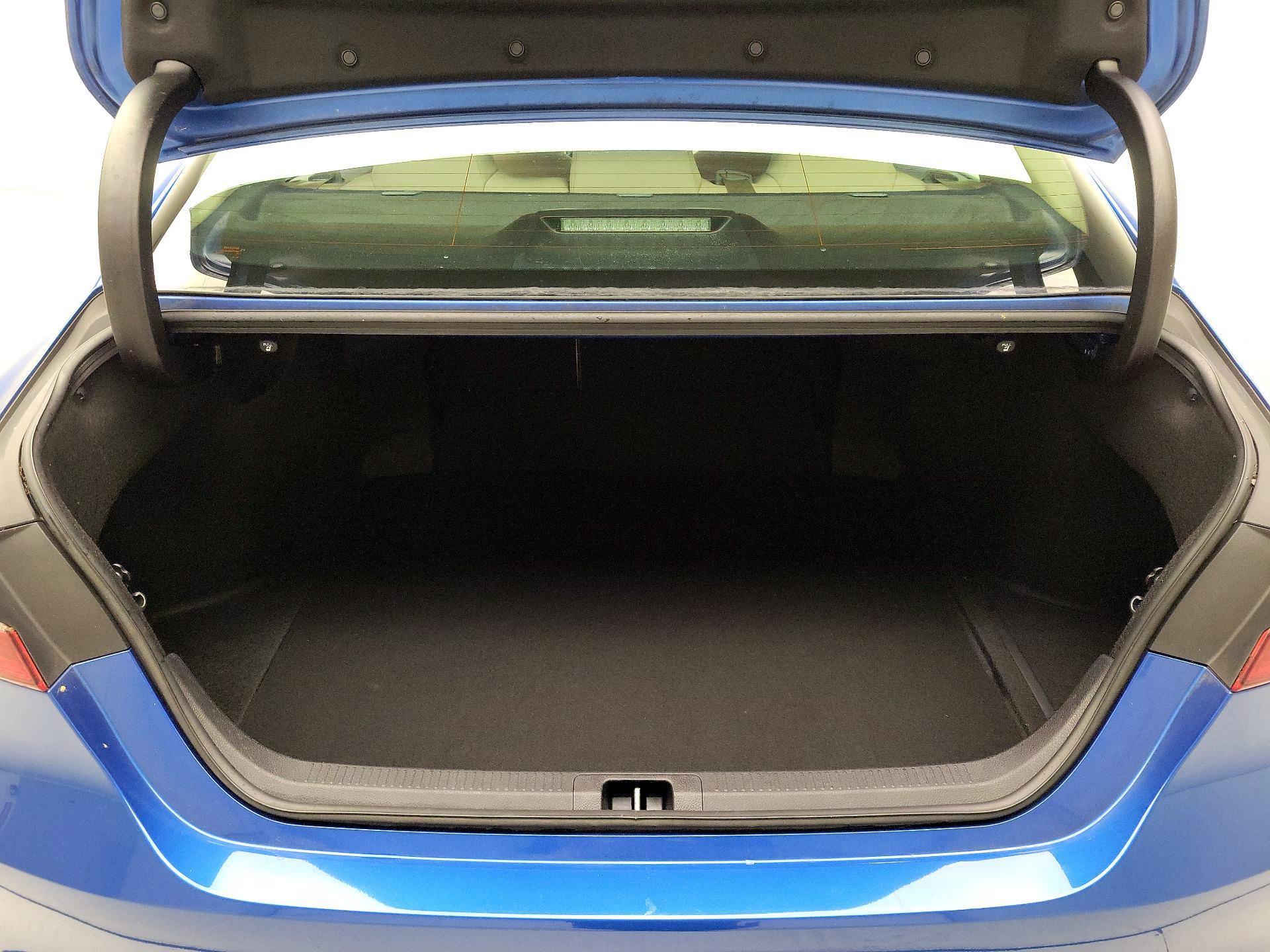 Thumbnail: 2020 Toyota Camry - 19