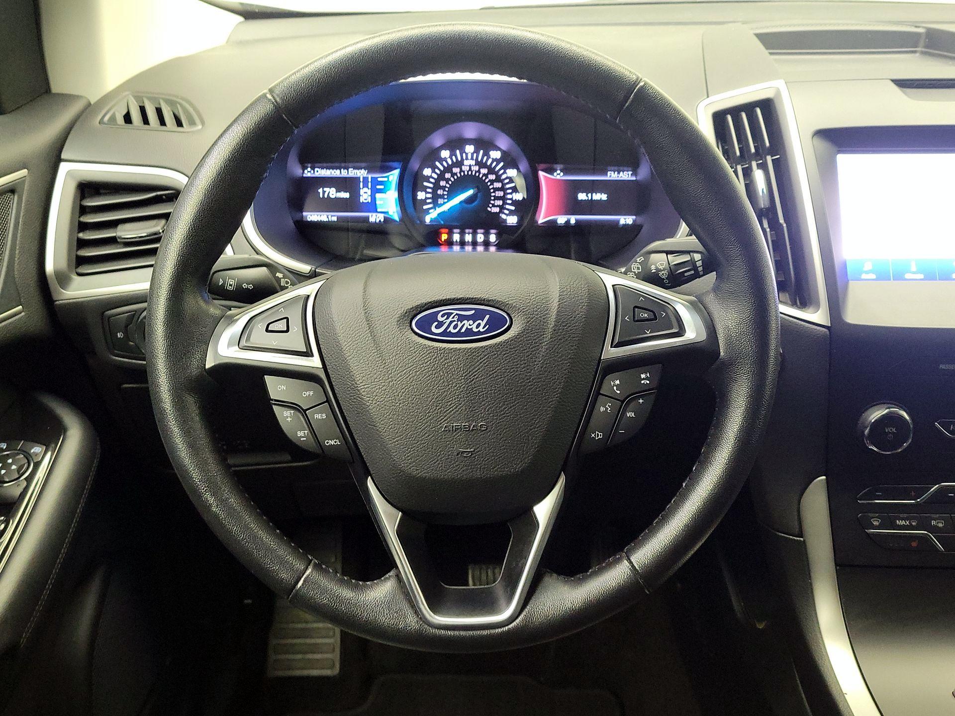 Thumbnail: 2020 Ford Edge - 10