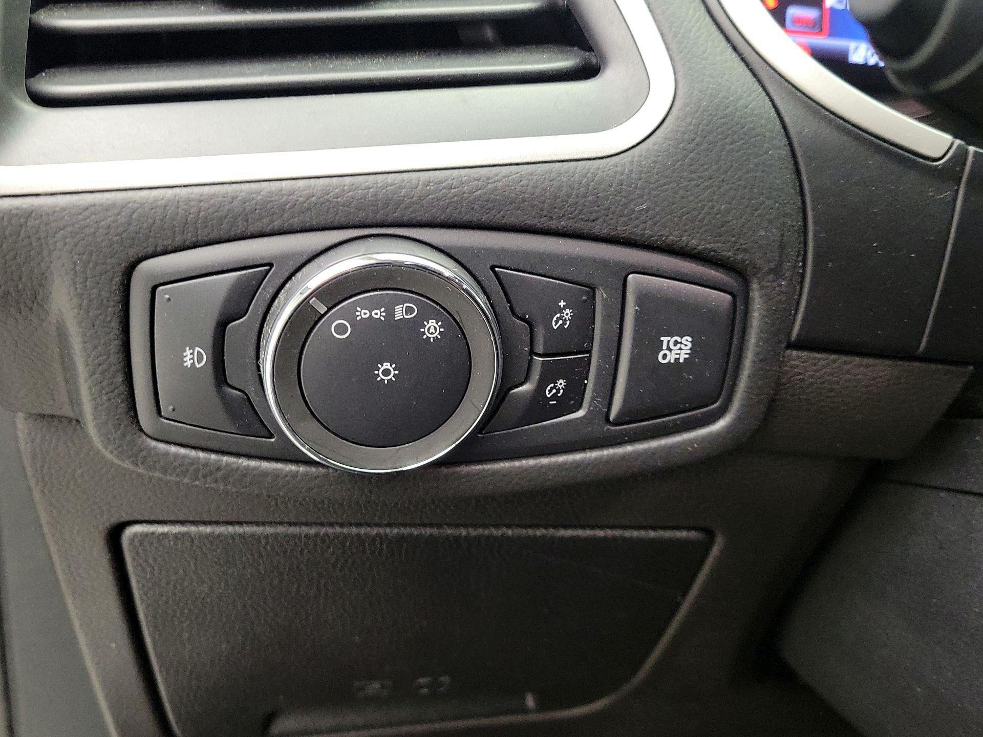 Thumbnail: 2020 Ford Edge - 13