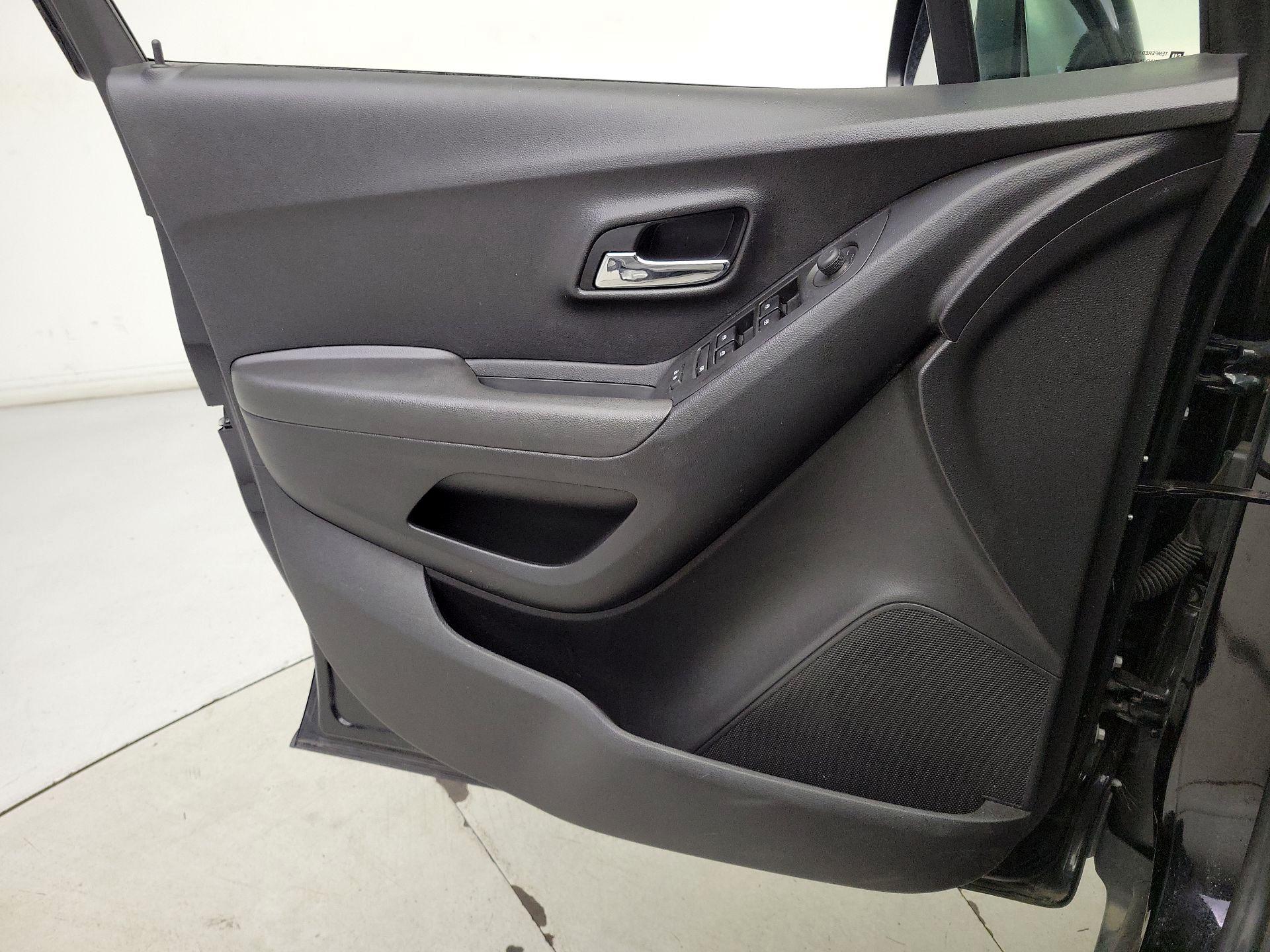 Thumbnail: 2020 Chevrolet Trax - 12