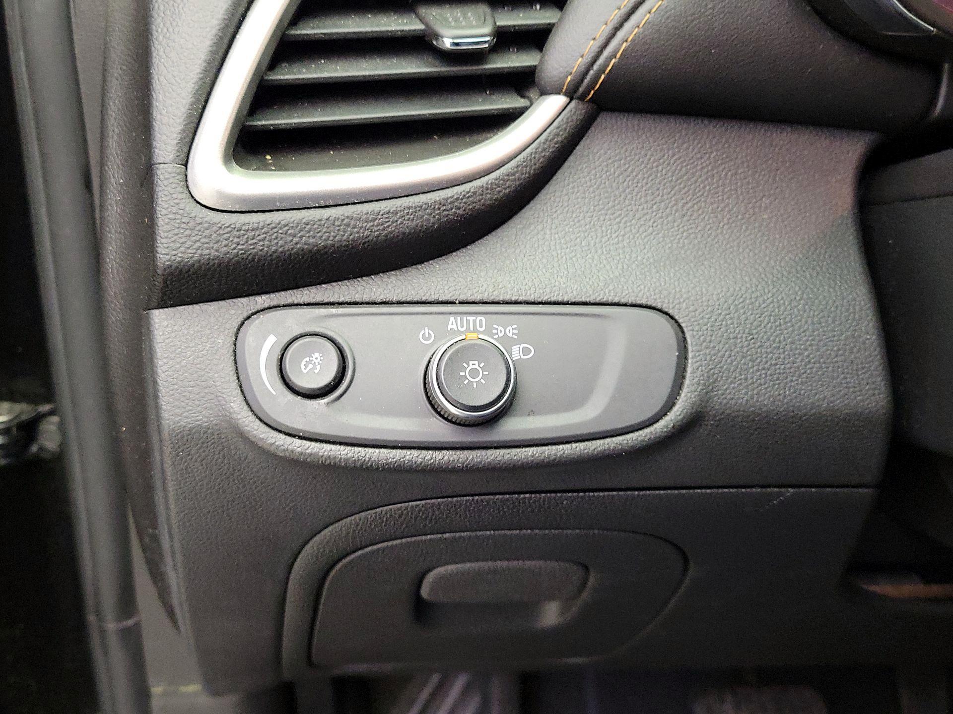 Thumbnail: 2020 Chevrolet Trax - 13