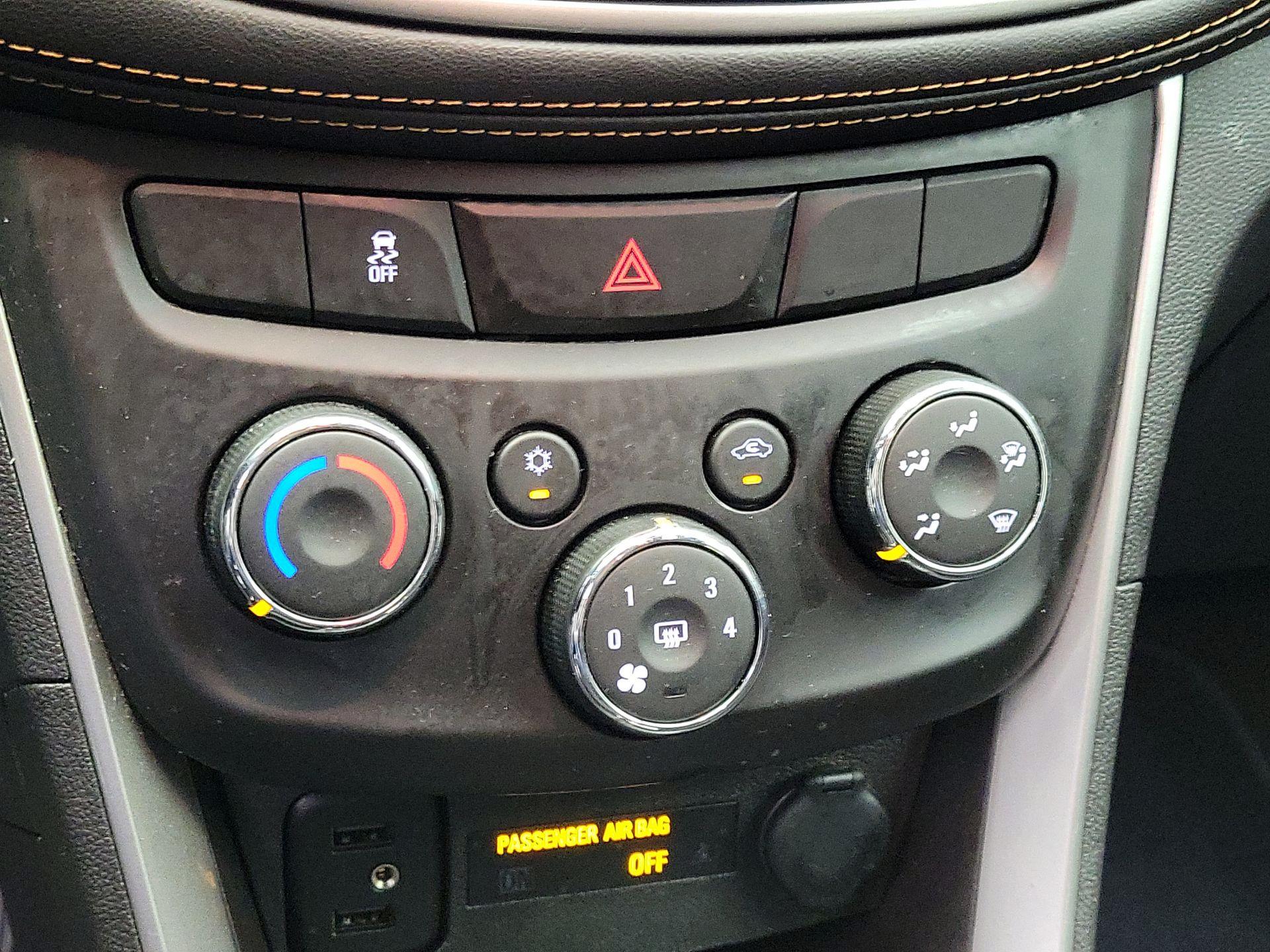 Thumbnail: 2020 Chevrolet Trax - 16