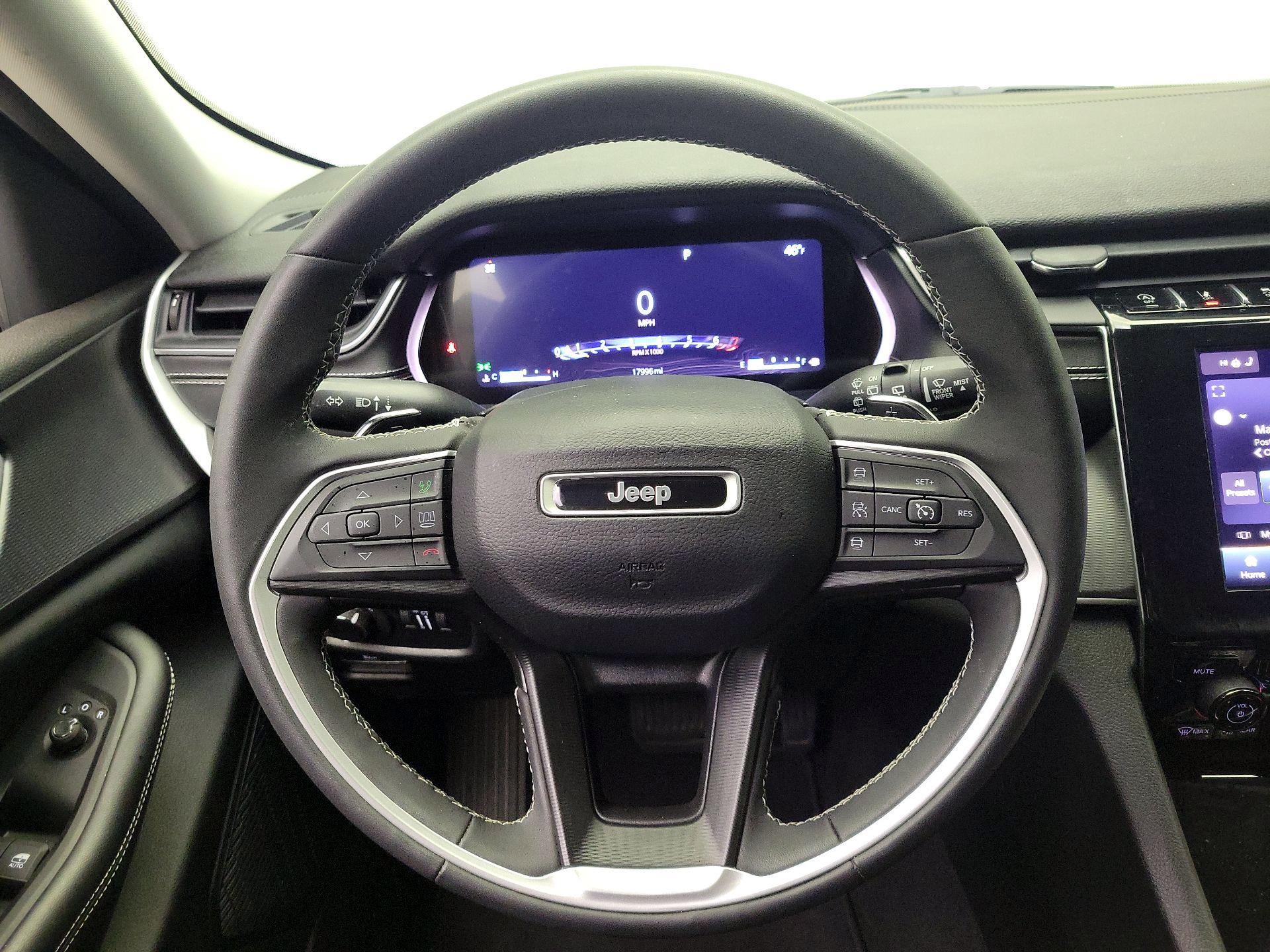 Thumbnail: 2023 Jeep Grand Cherokee - 10