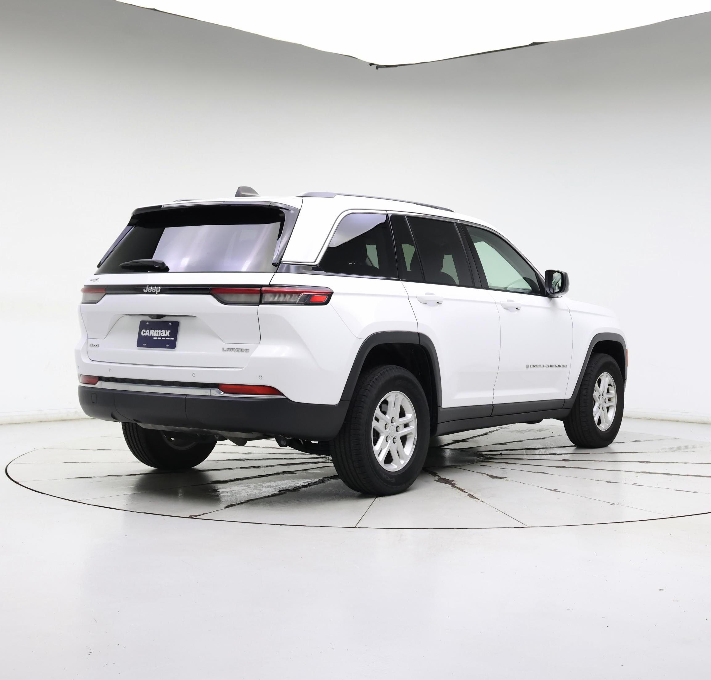 Thumbnail: 2023 Jeep Grand Cherokee - 8