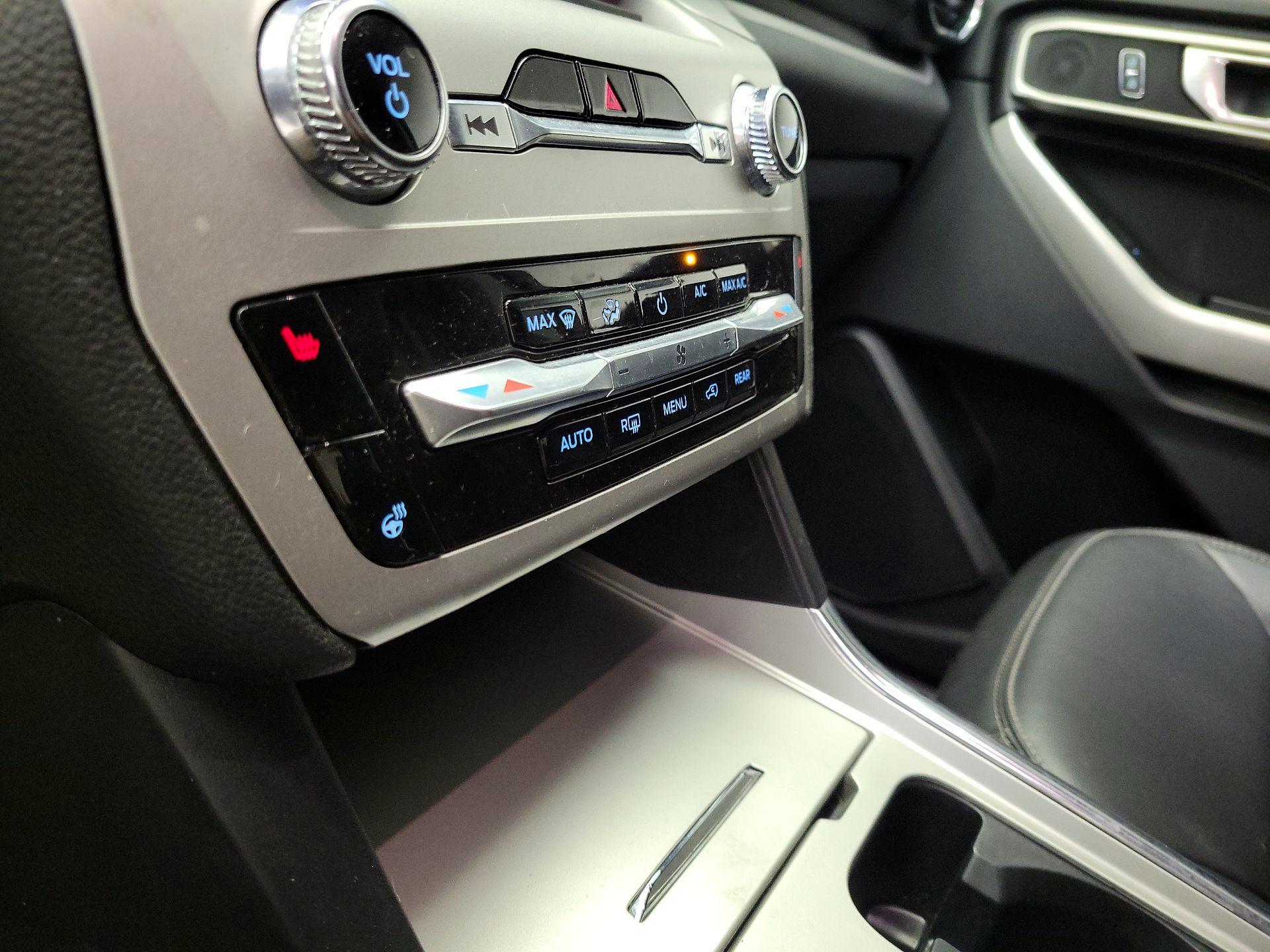 Thumbnail: 2022 Ford Explorer - 16