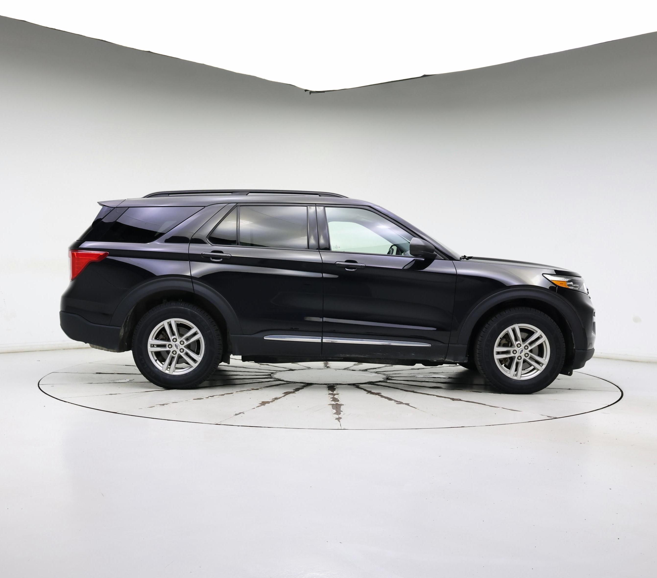 Thumbnail: 2022 Ford Explorer - 7