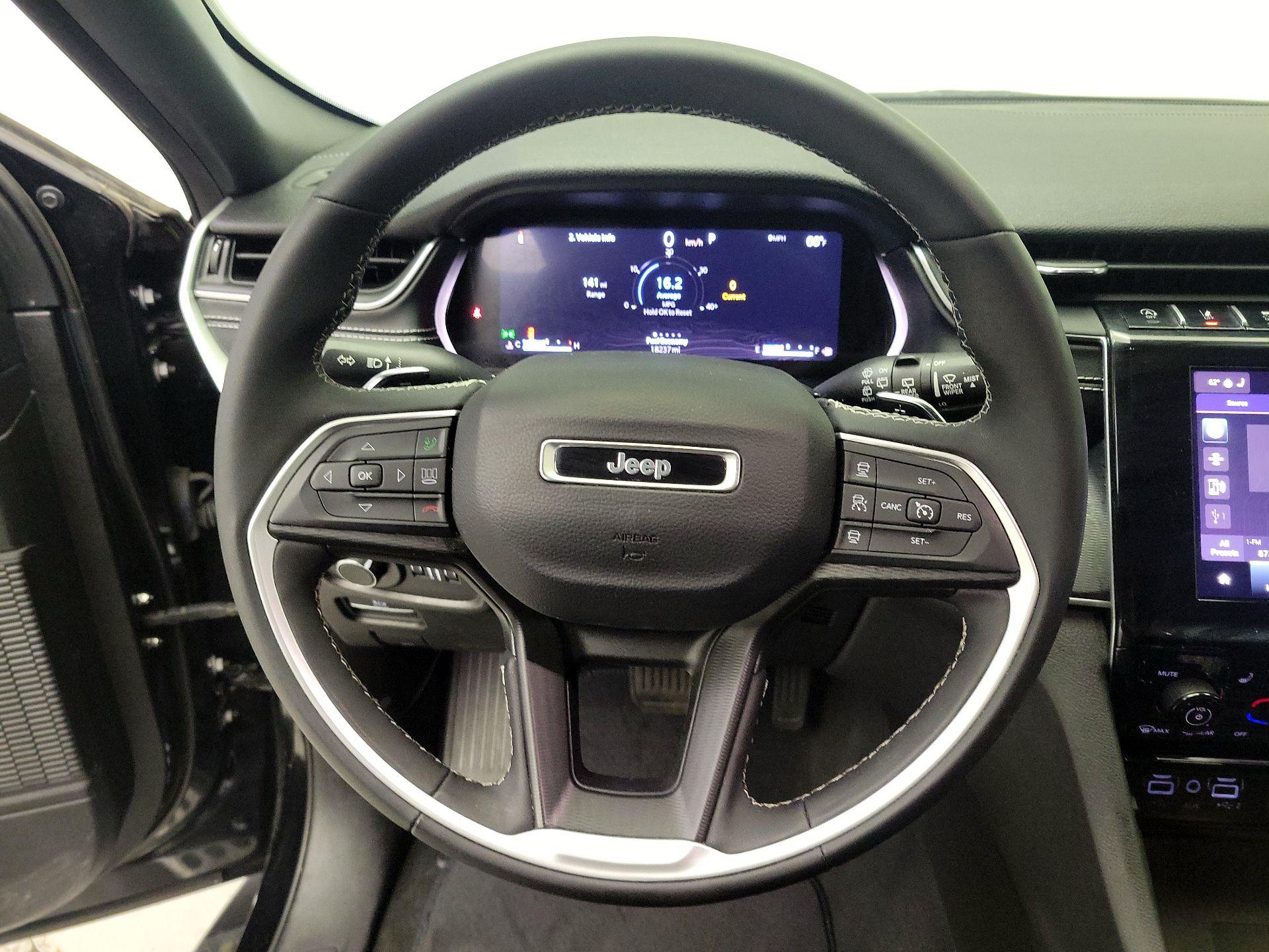 Thumbnail: 2023 Jeep Grand Cherokee - 10