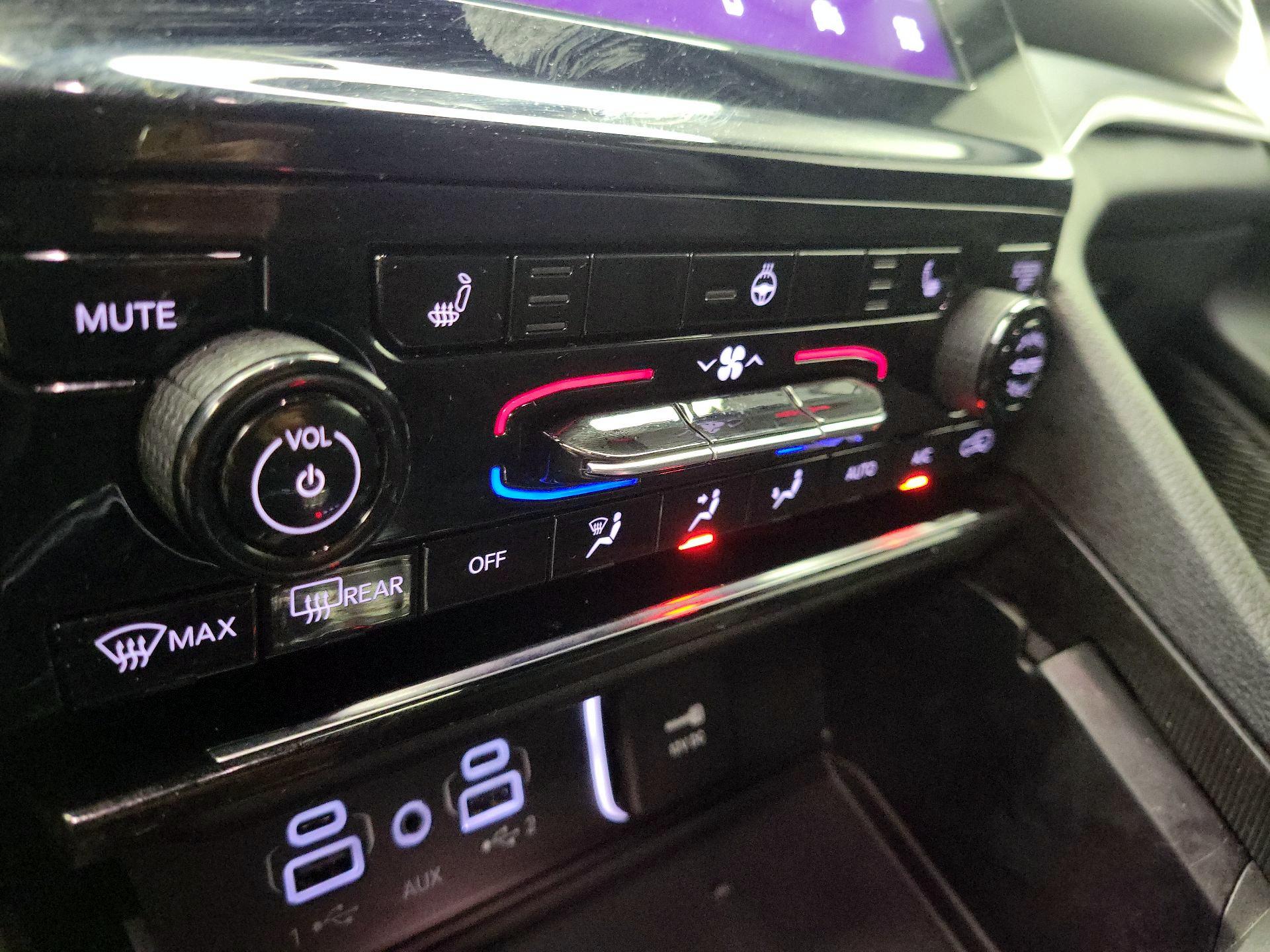 Thumbnail: 2023 Jeep Grand Cherokee - 16