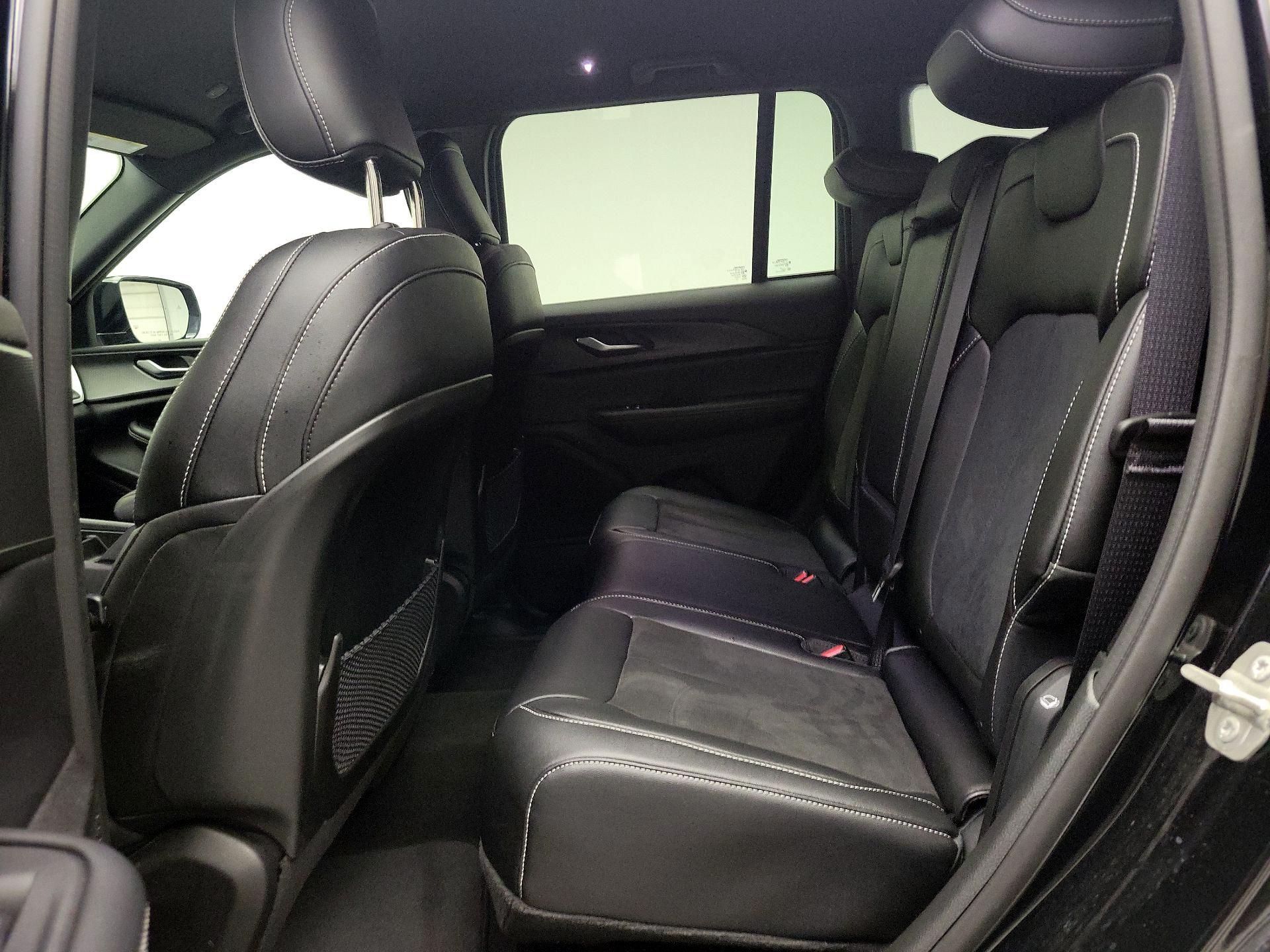 Thumbnail: 2023 Jeep Grand Cherokee - 19