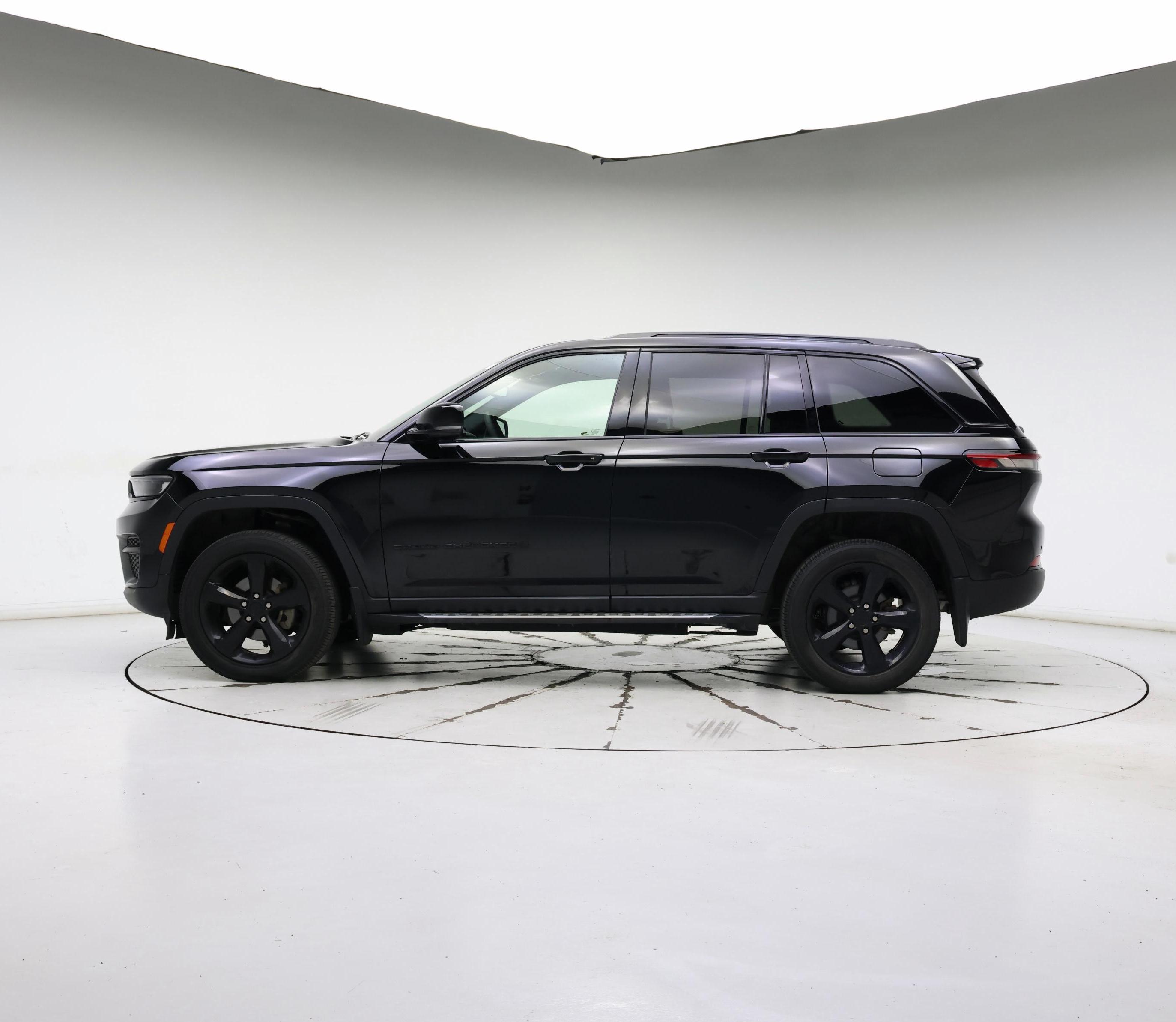 Thumbnail: 2023 Jeep Grand Cherokee - 3