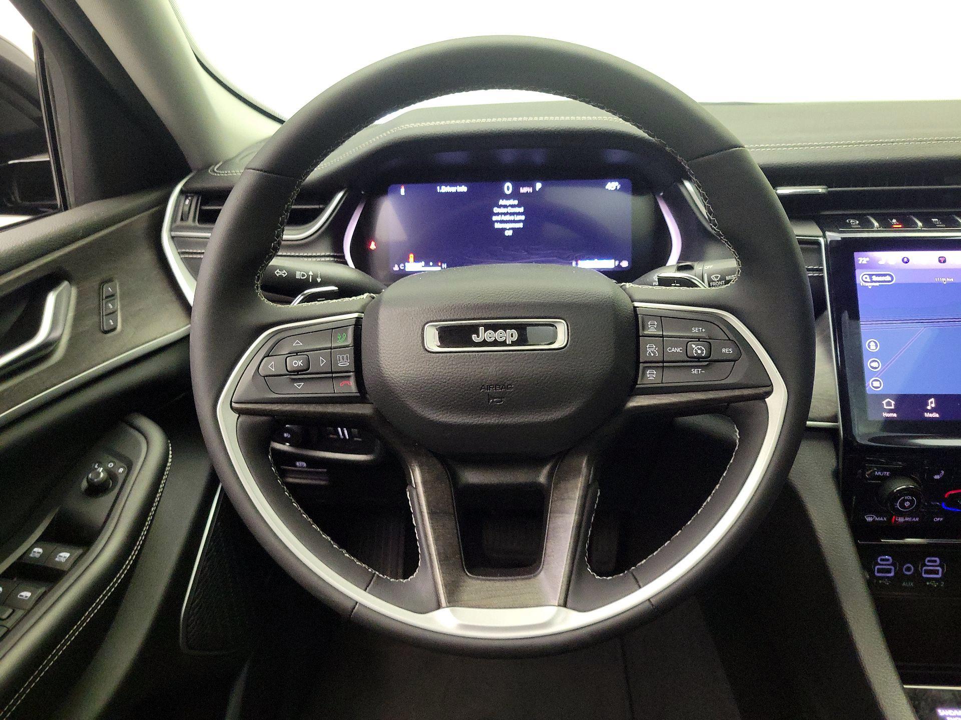 Thumbnail: 2023 Jeep Grand Cherokee - 10