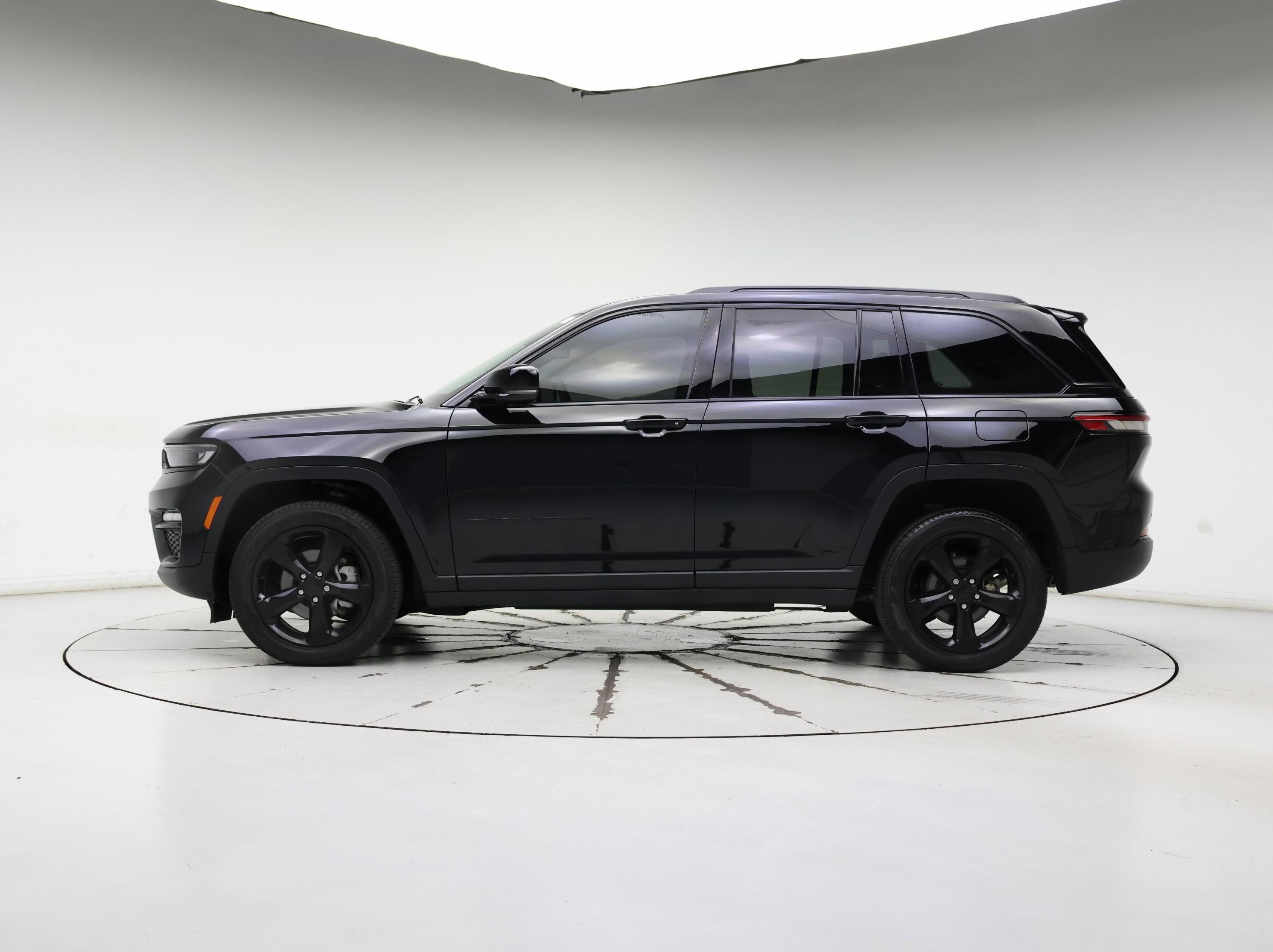 Thumbnail: 2023 Jeep Grand Cherokee - 3