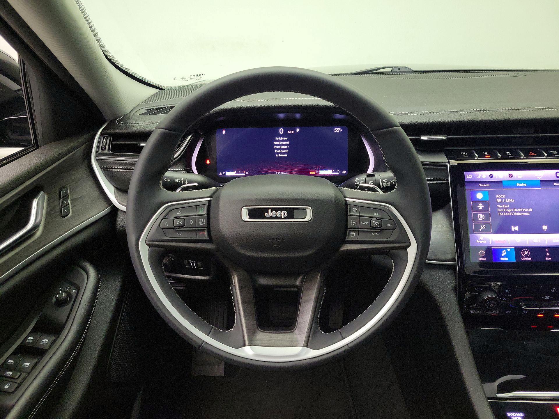 Thumbnail: 2023 Jeep Grand Cherokee - 10