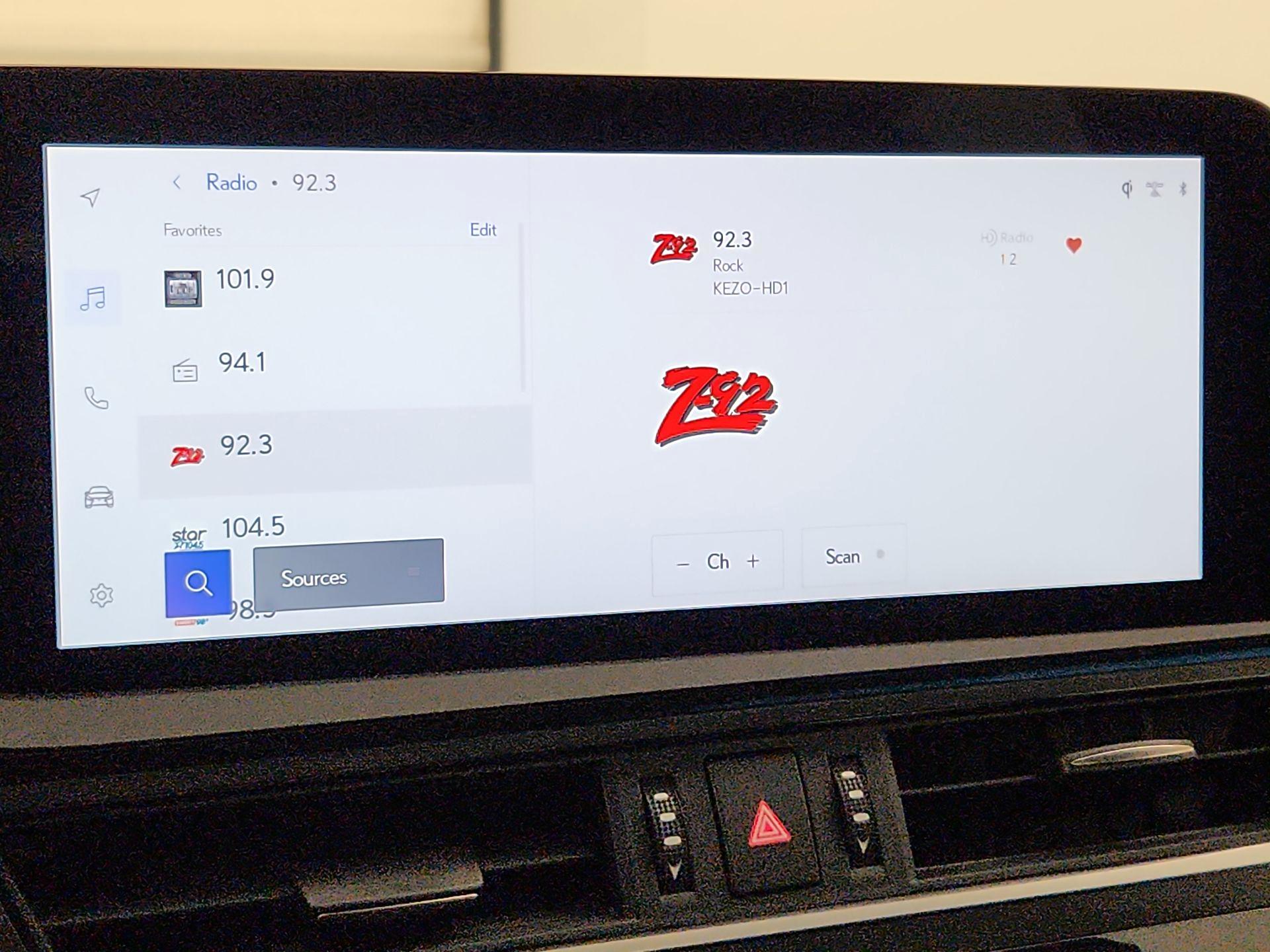 Thumbnail: 2023 Lexus ES - 15