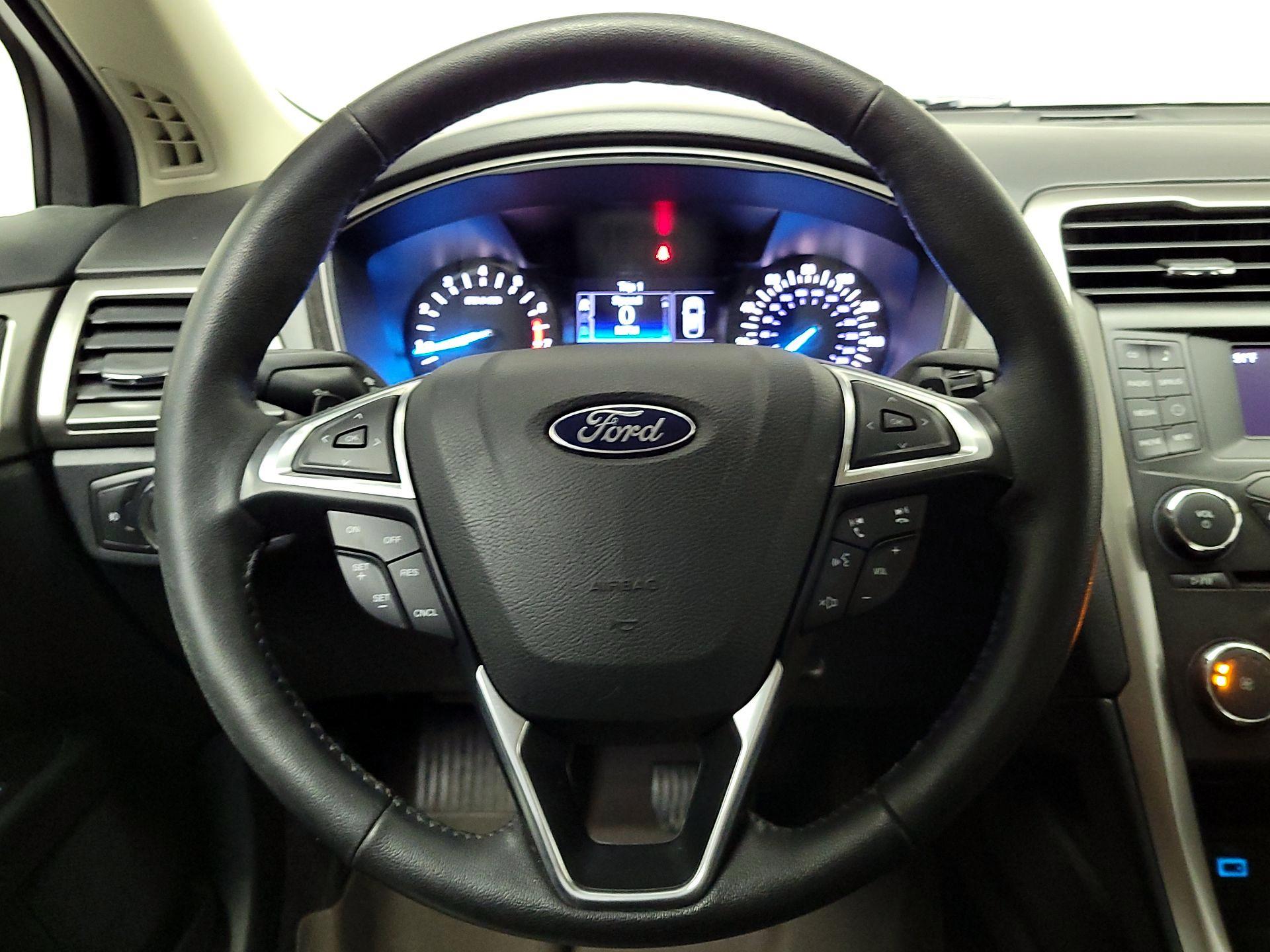 Thumbnail: 2017 Ford Fusion - 10